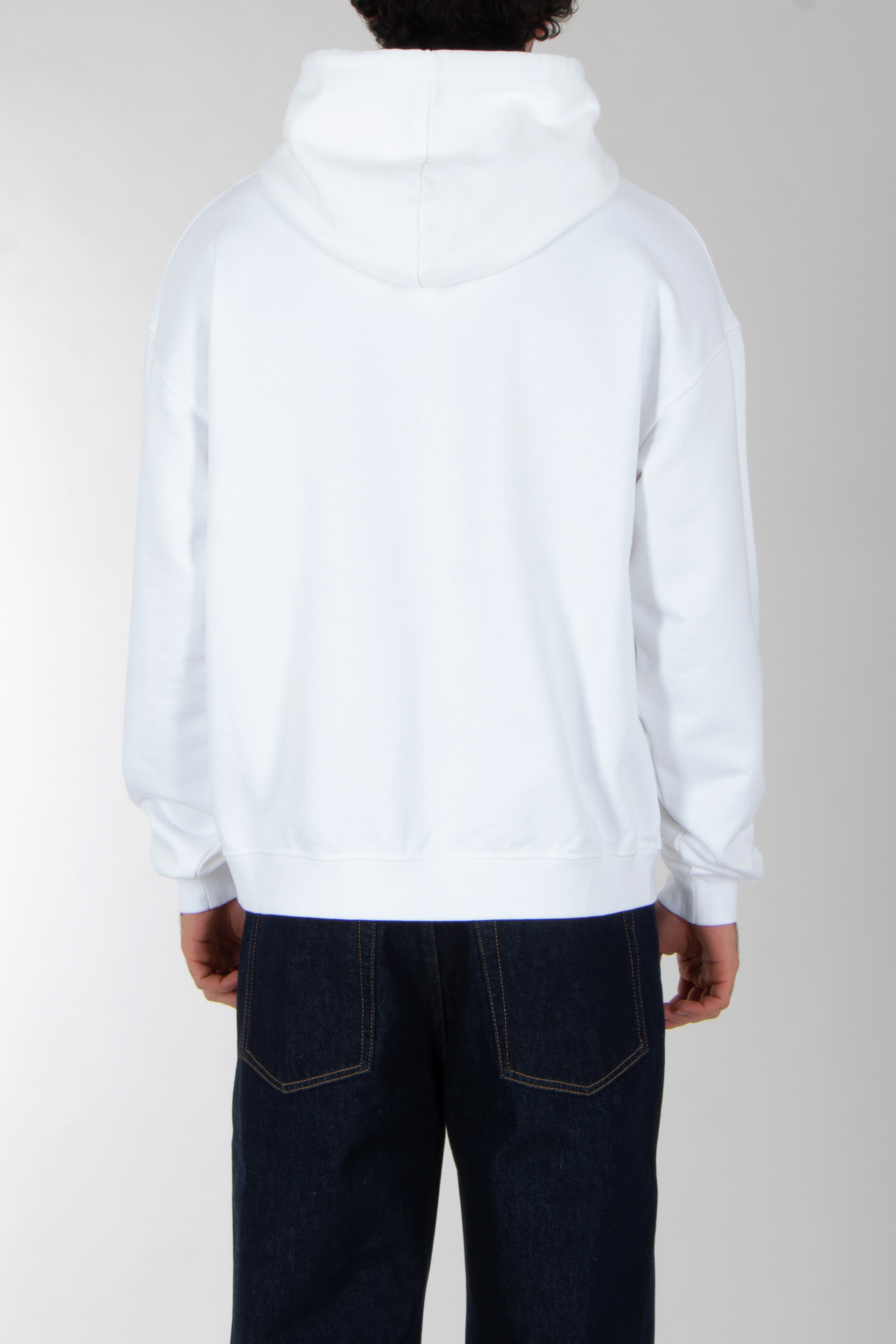 Pulli, Sweatshirt, Kapuzenpulli, Jeanshose, Person