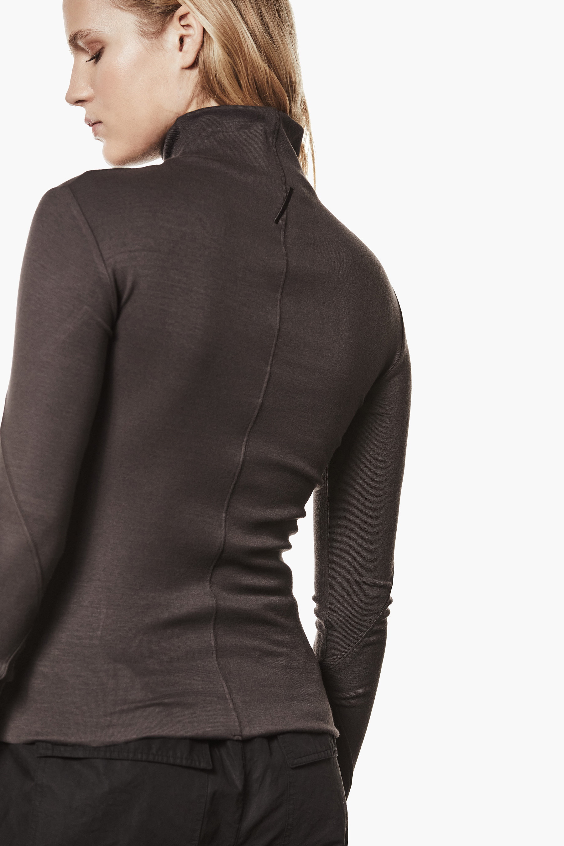 THOM KROM Slim Fit Viscose Stretch Roll Neck Long-Sleeve T-Shirt Langarm, Ärmel, Pullover, Vlies, Person