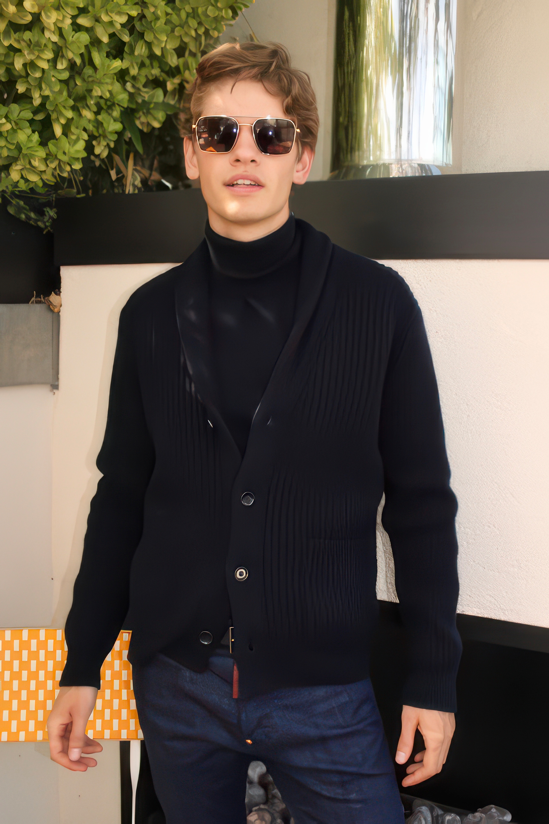 Strickwaren, Pullover, Zubehör, Sonnenbrille, Person