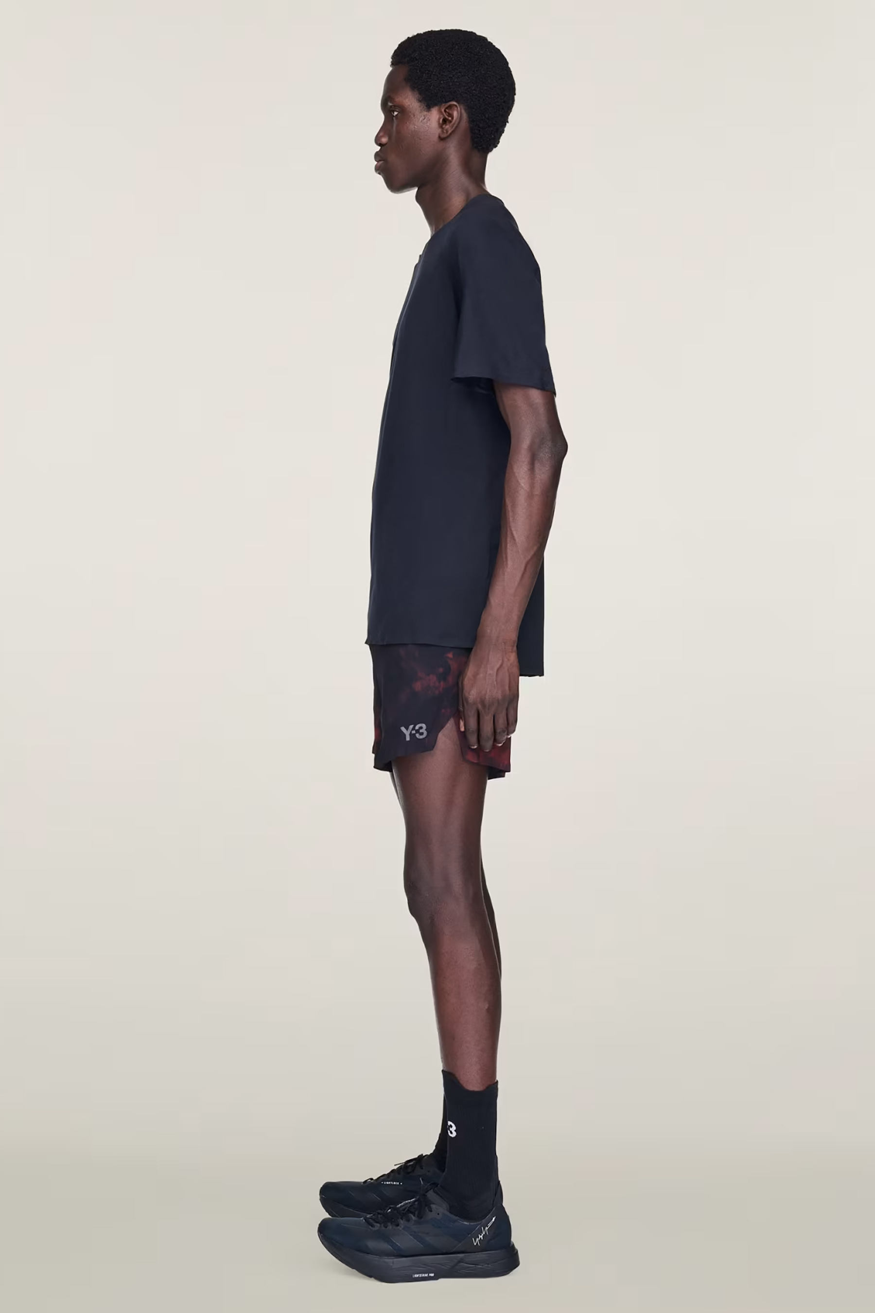 Bekleidung, Kurze Hosen, Person, Stehend