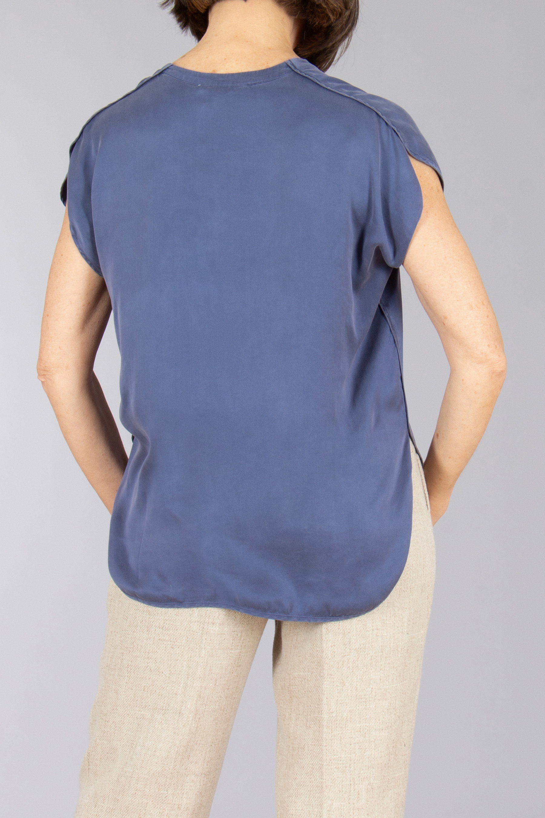 0039 ITALY Relaxed Fit Silk Sleeveless Blouse Peggy Bluse, Kleidung, Person, Inneneinrichtung, T-shirt