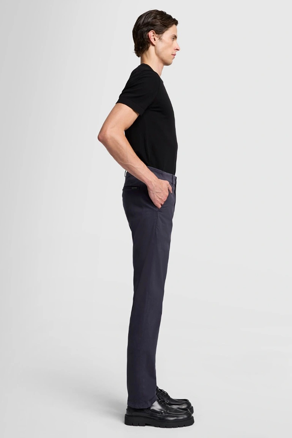 Hosen, Person, Stehend, Erwachsener, Mann