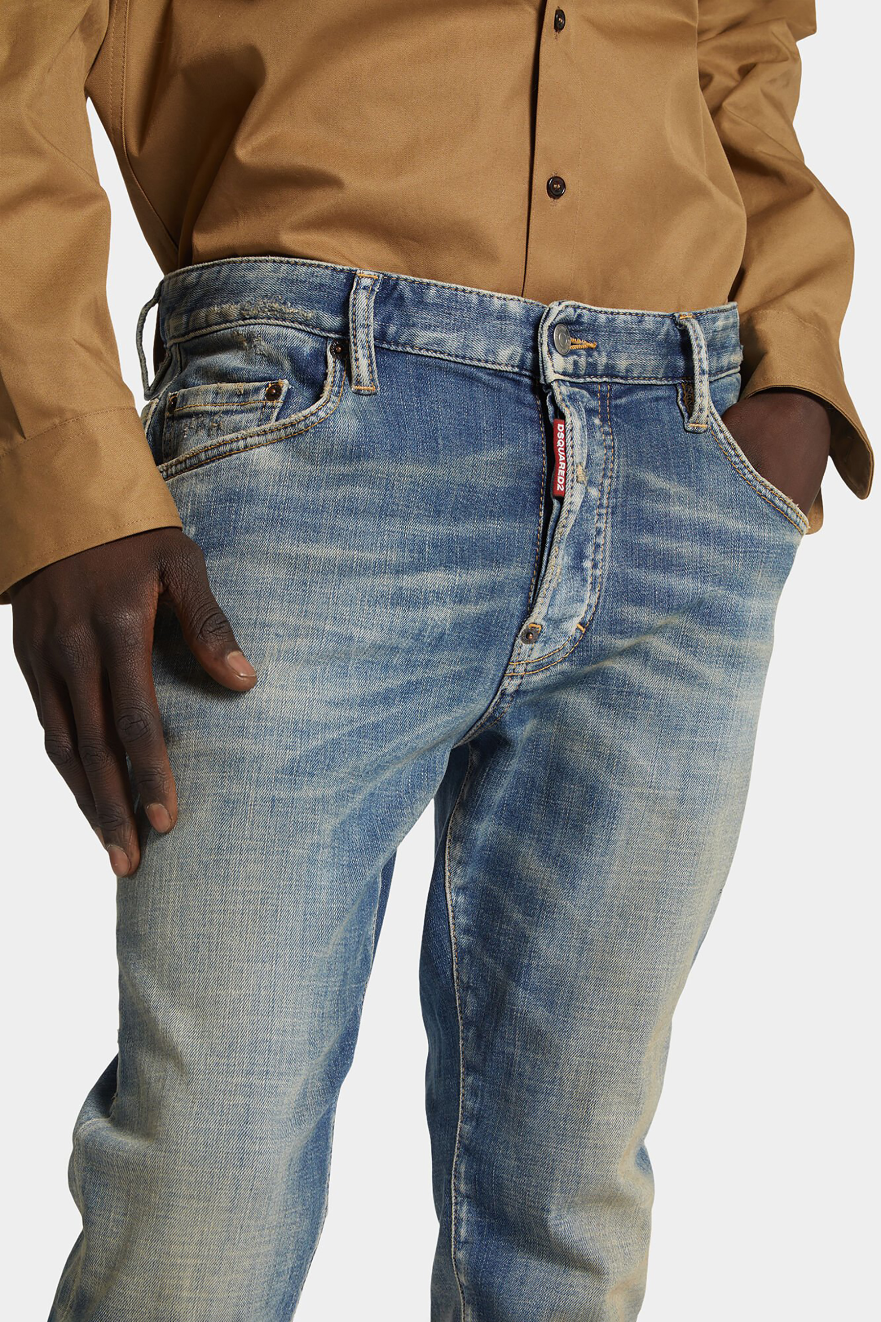 DSQUARED2 Slim Fit Medium Sandy Wash Cotton Stretch Denim Skater Jeans Bekleidung, Hosen, Jeans