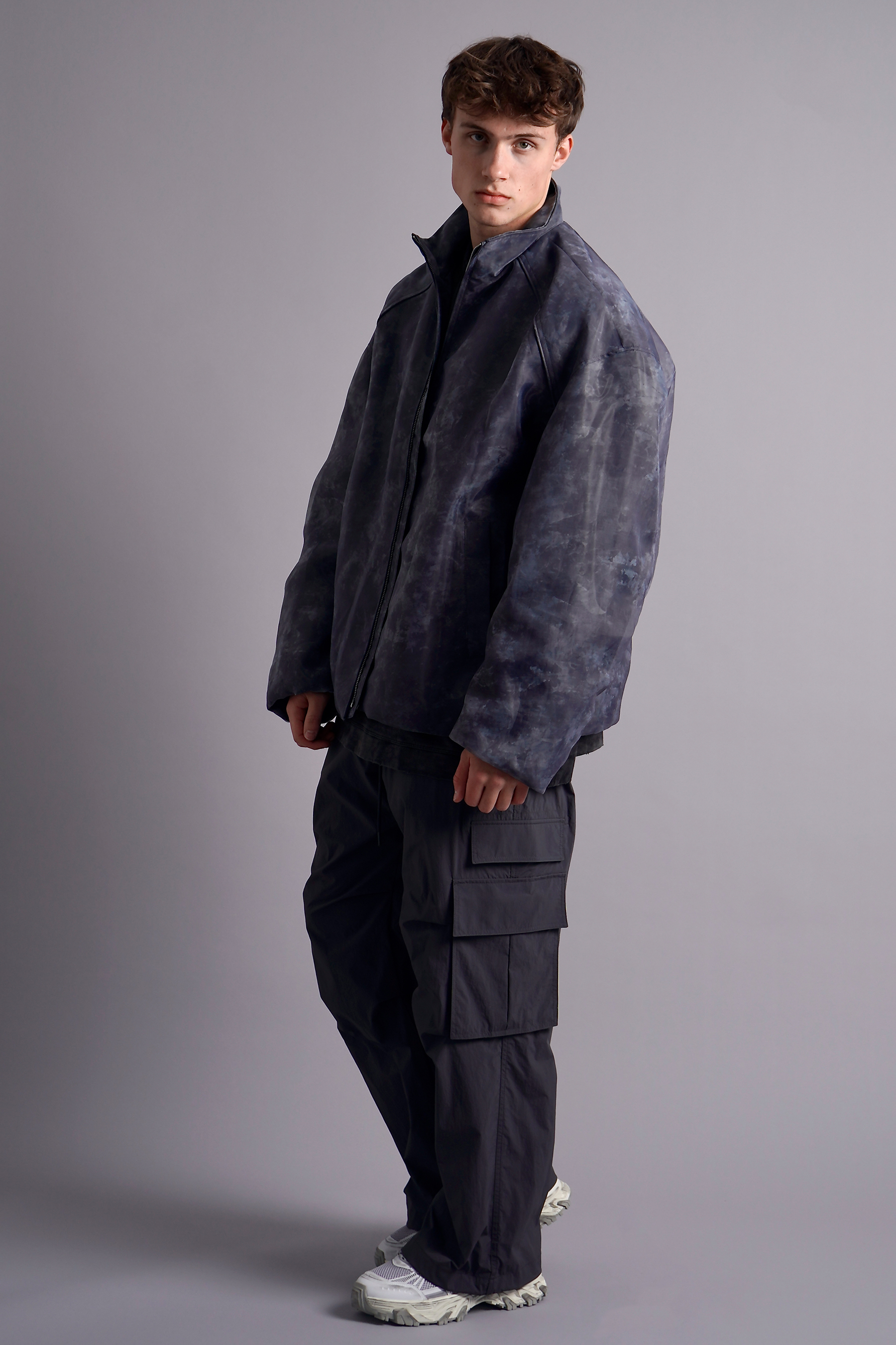 JUUN.J Loose Fit Nylon Light Cargo Pants