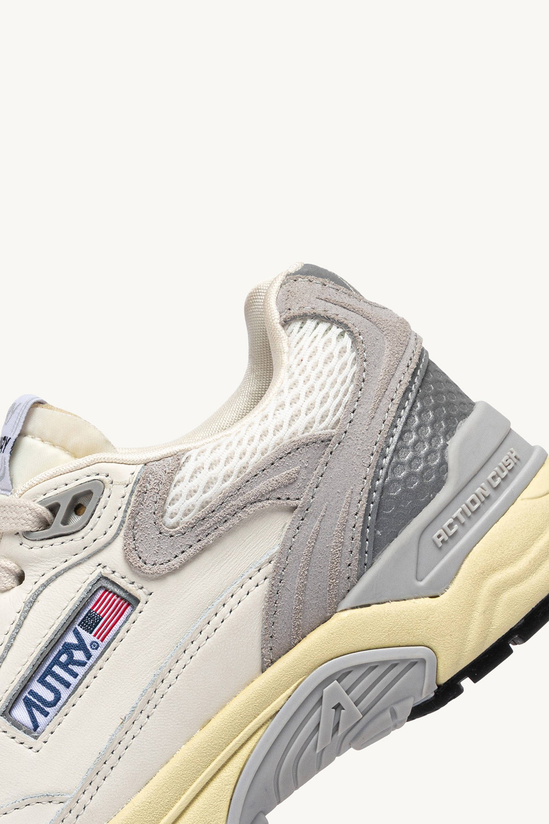 AUTRY Goat Suede & Mesh Sneakers Hyperway Low Bekleidung, Schuhwerk, Schuh, Sneaker