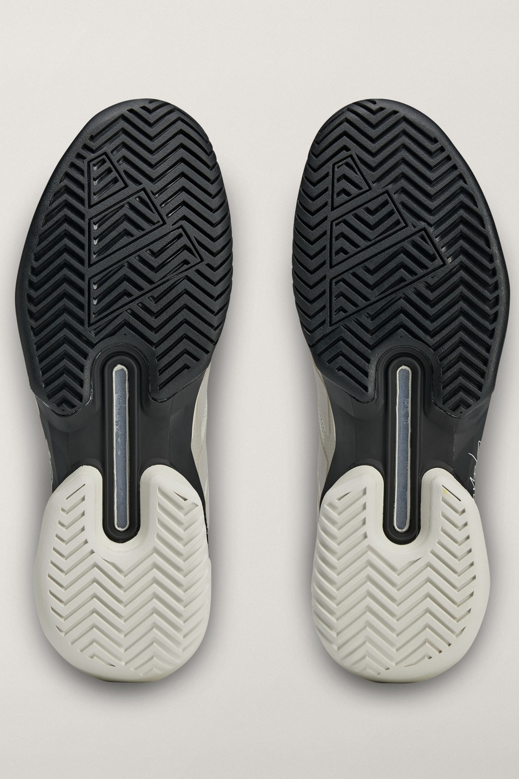 Y-3 Tennis Shoes Adizero Ubersonic 5 Bekleidung, Schuhwerk, Schuh, Sneaker