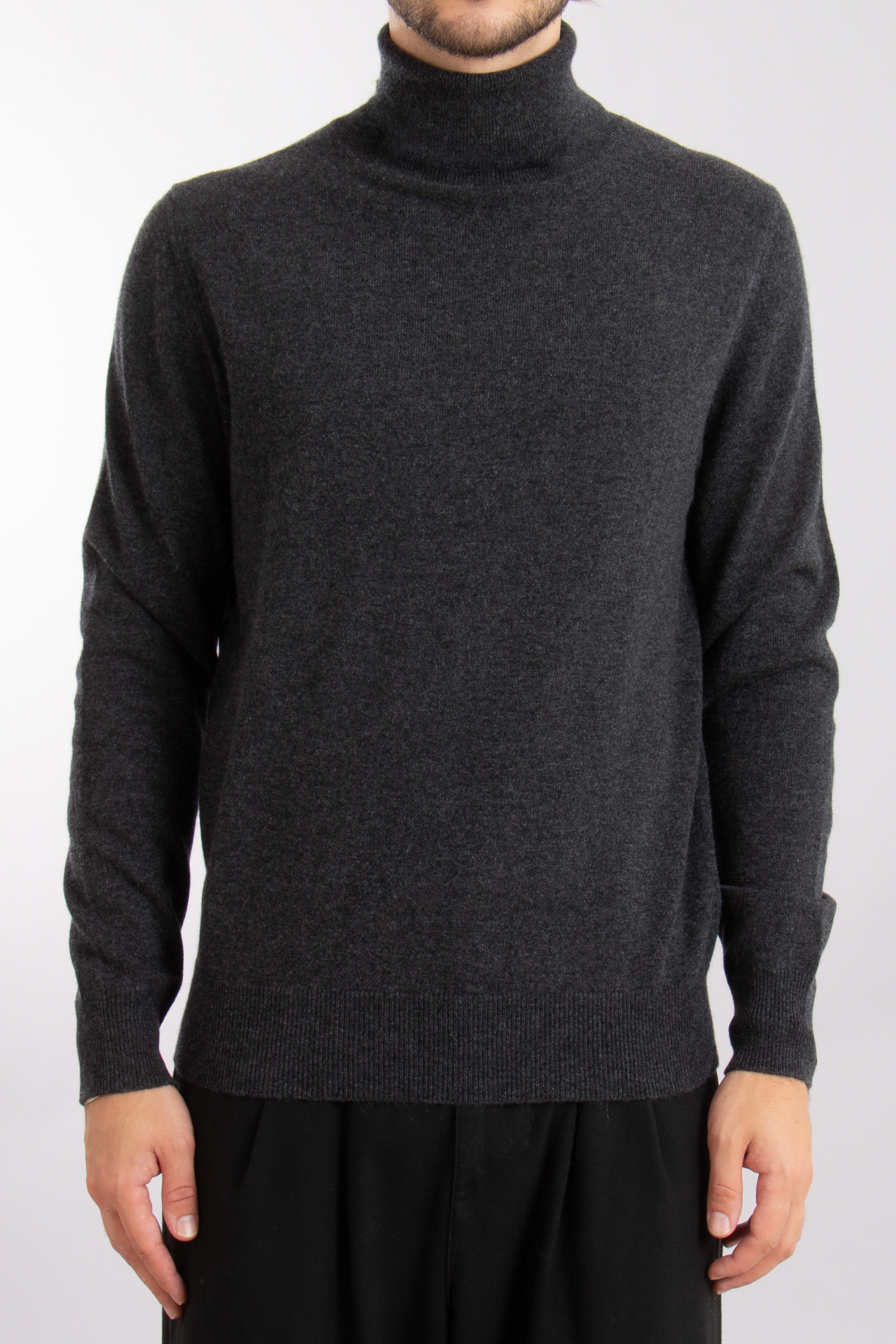 ALLUDE Cashmere Turtleneck Sweater