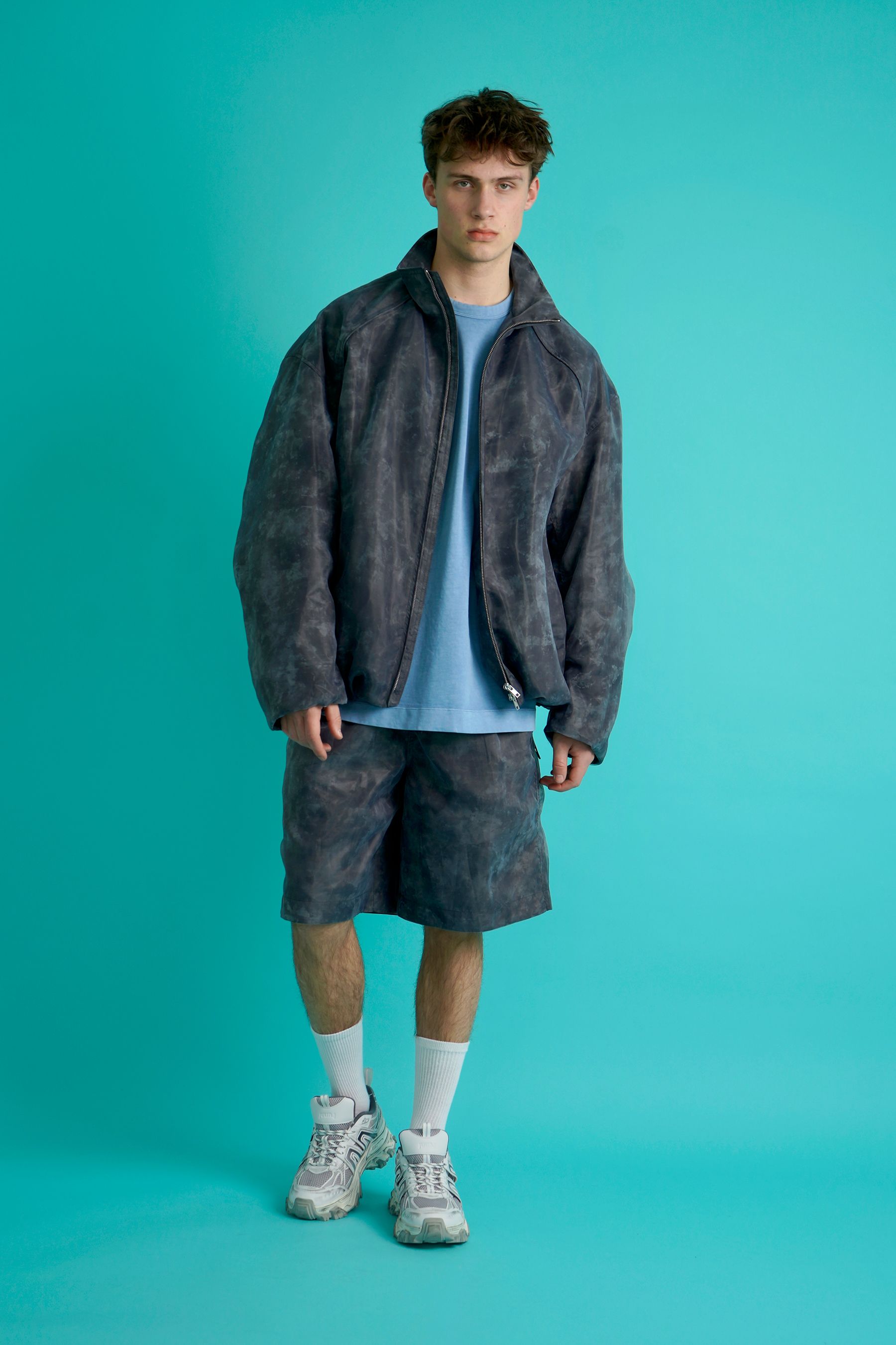 Mantel, Jacke, Person, Kurze Hose, Schuh