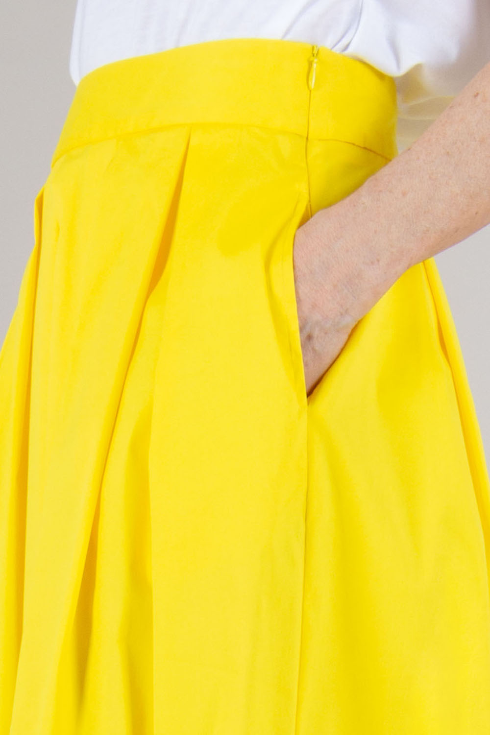0039 ITALY Long Pleated Skirt Kylie