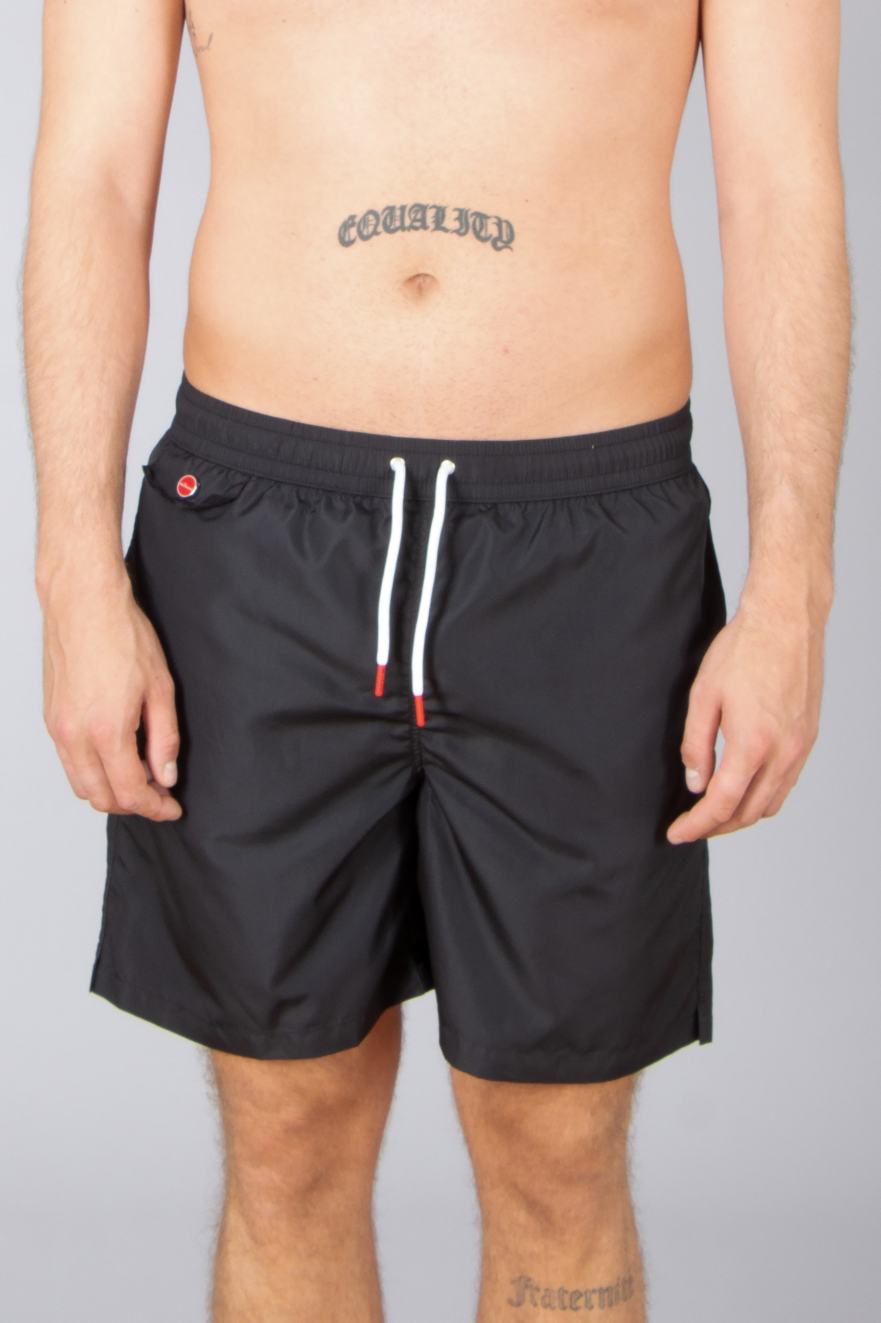 Bekleidung, Kurze Hosen, Haut, Tätowierung, Badehose