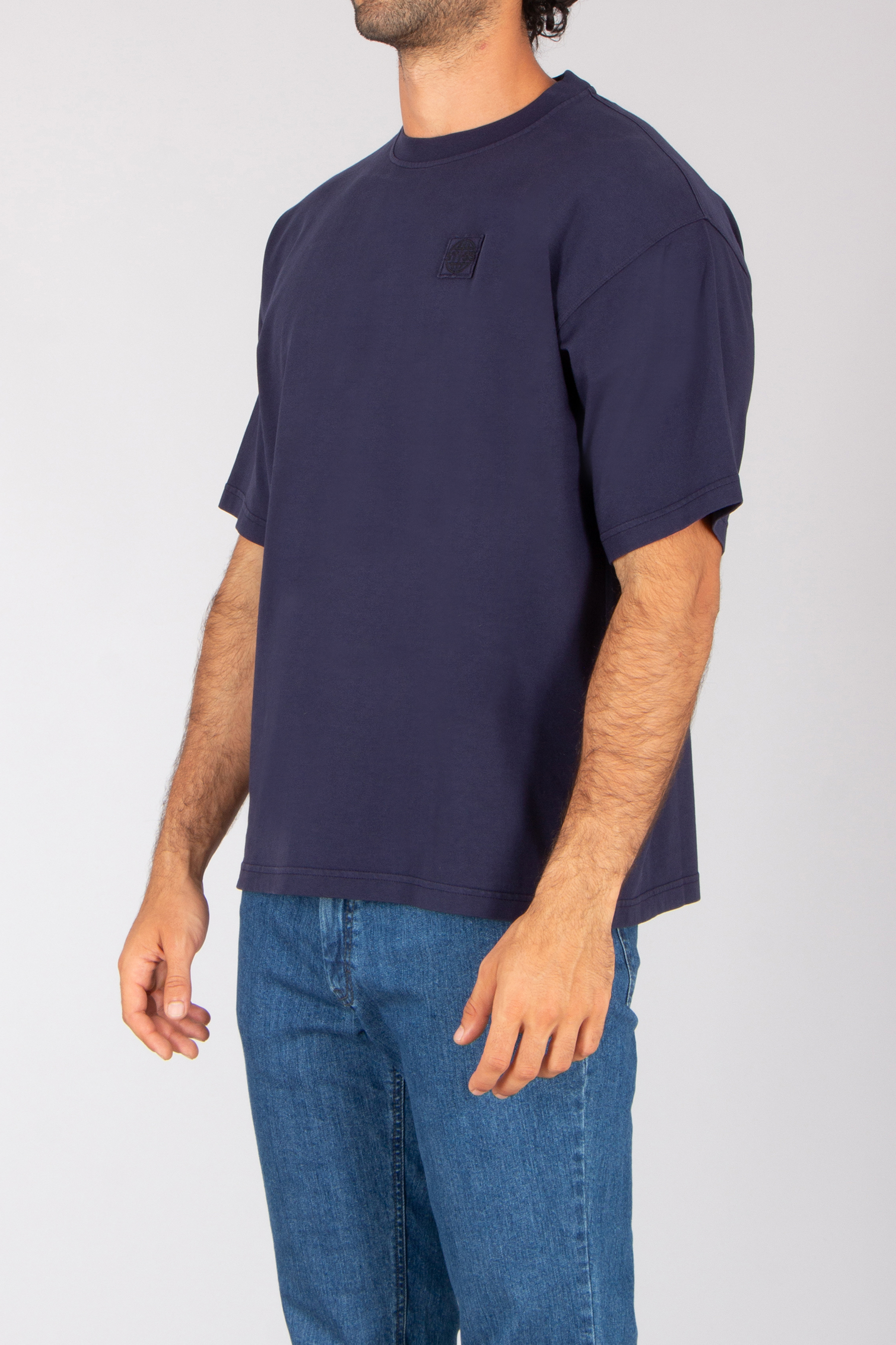 T-shirt, Ärmel, Jeans, Hosen, Person