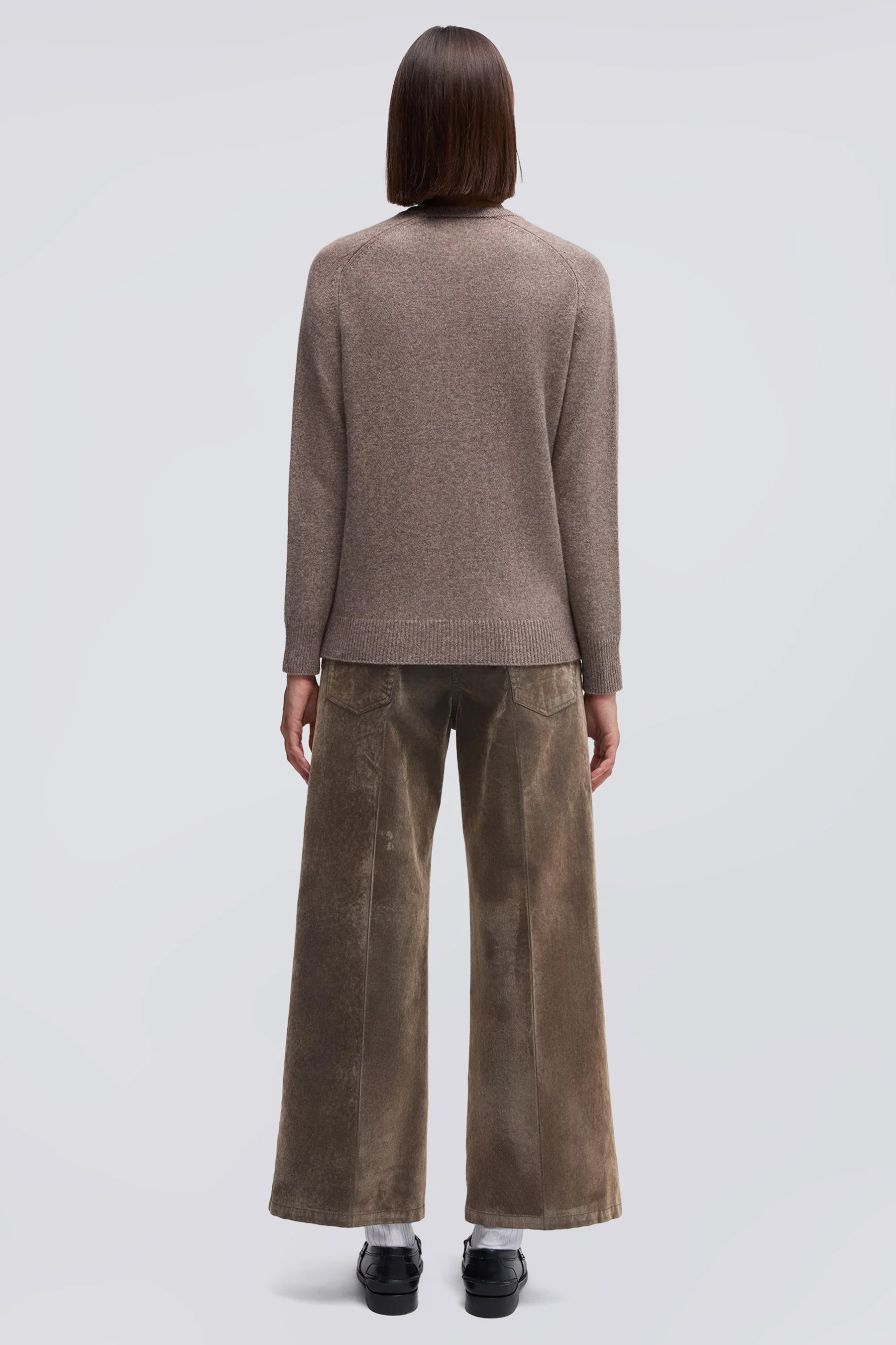 ASPESI Regular Fit Wool-Yak-Cashmere Blend V-Neck Sweater Bekleidung, Langarm, Ärmel, Mantel, Hosen