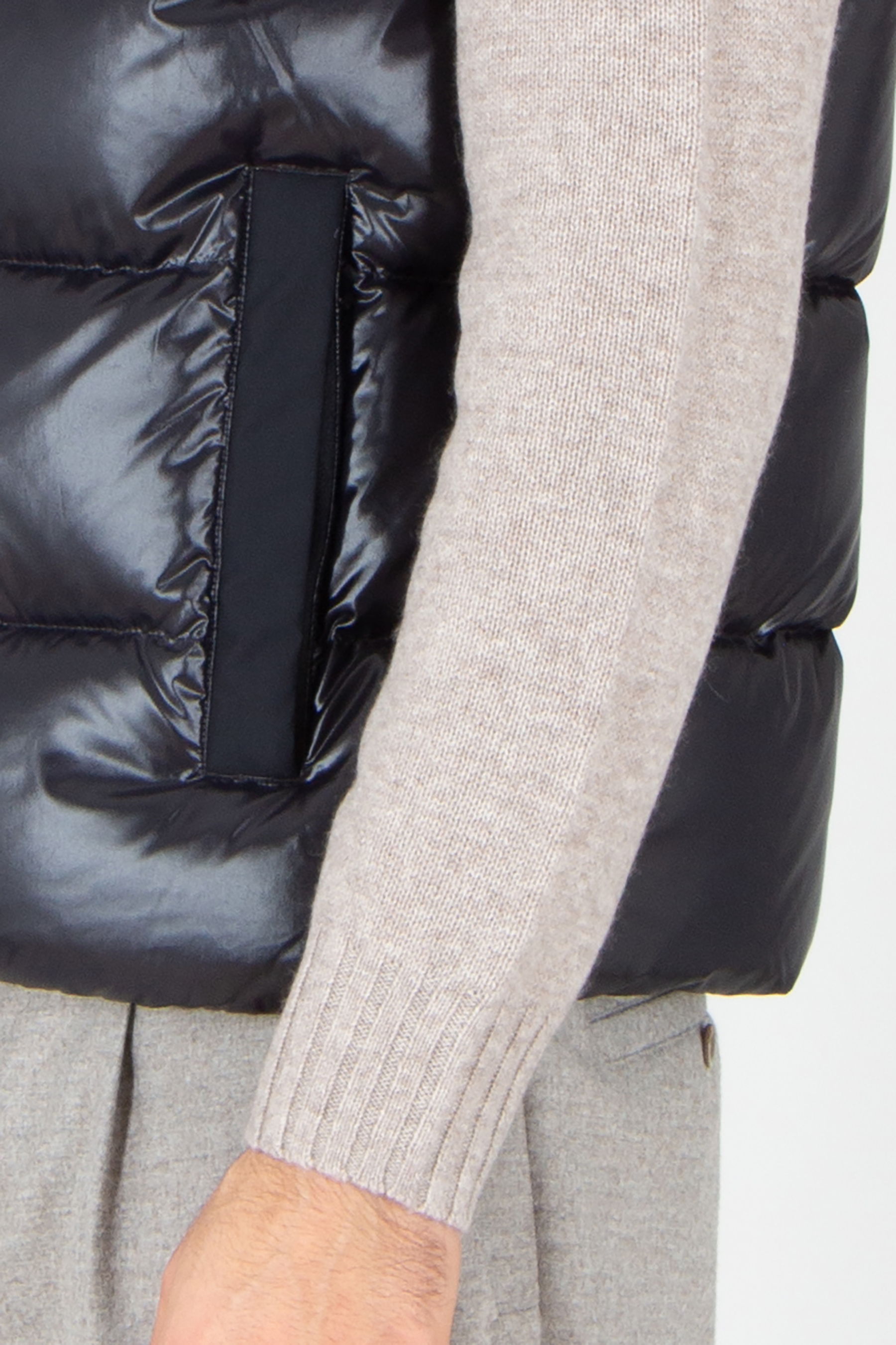 Bekleidung, Mantel, Jacke, Person, Weste