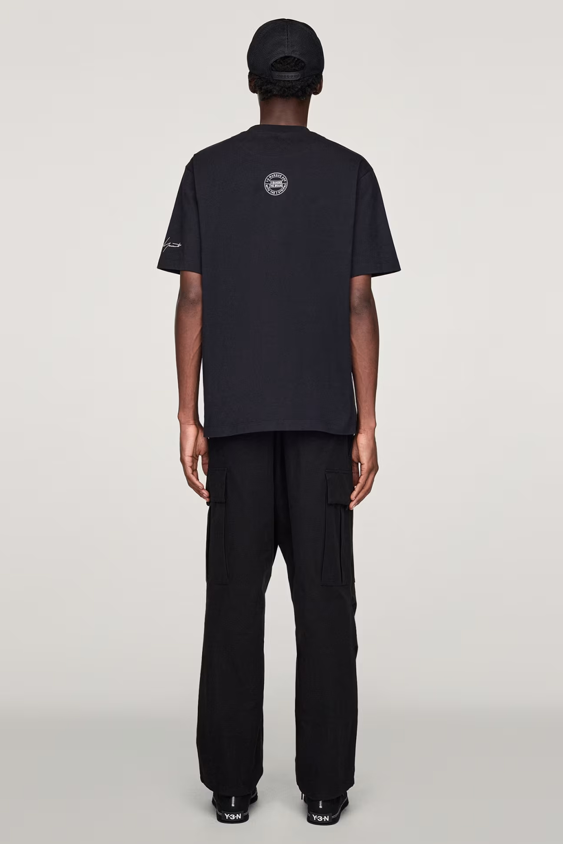 T-shirt, Person, Stehend, Erwachsener, Mann