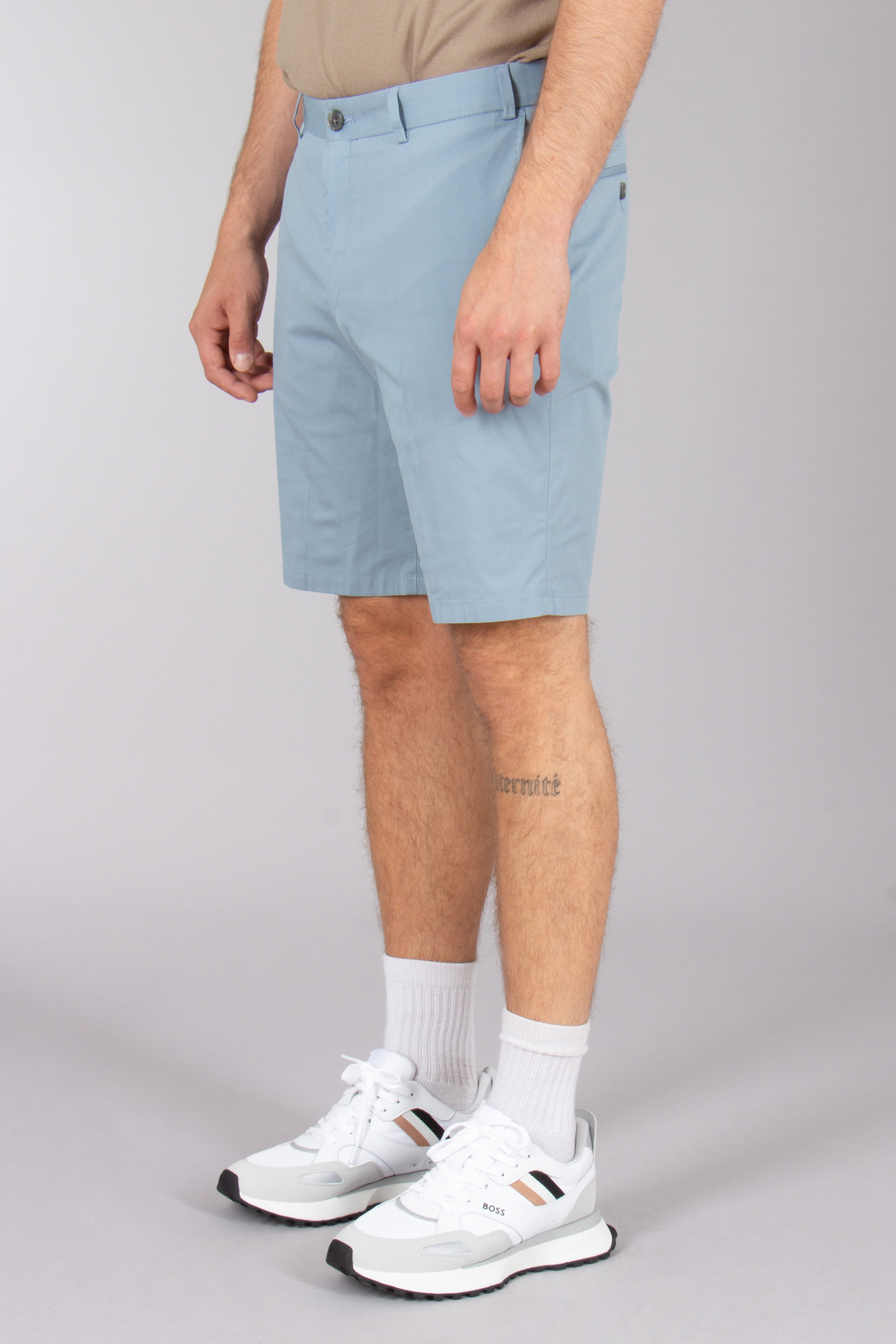 HILTL Slim Fit Airweight Shorts Parmino Bekleidung, Kurze Hosen, Schuh, Sneaker, Person