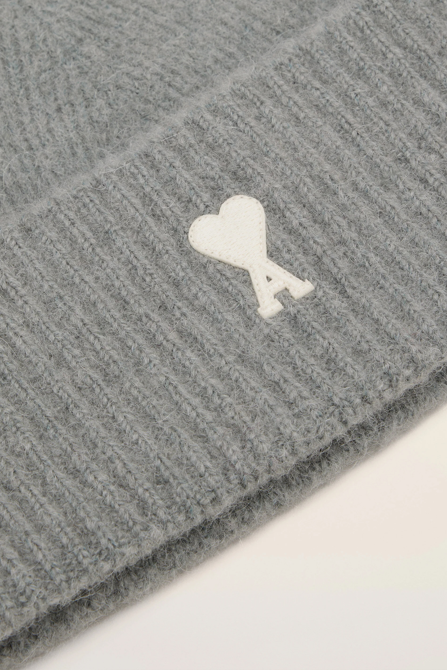AMI PARIS Ami De Coeur Alpaca Blend Beanie Dekoration für Zuhause, Teppich