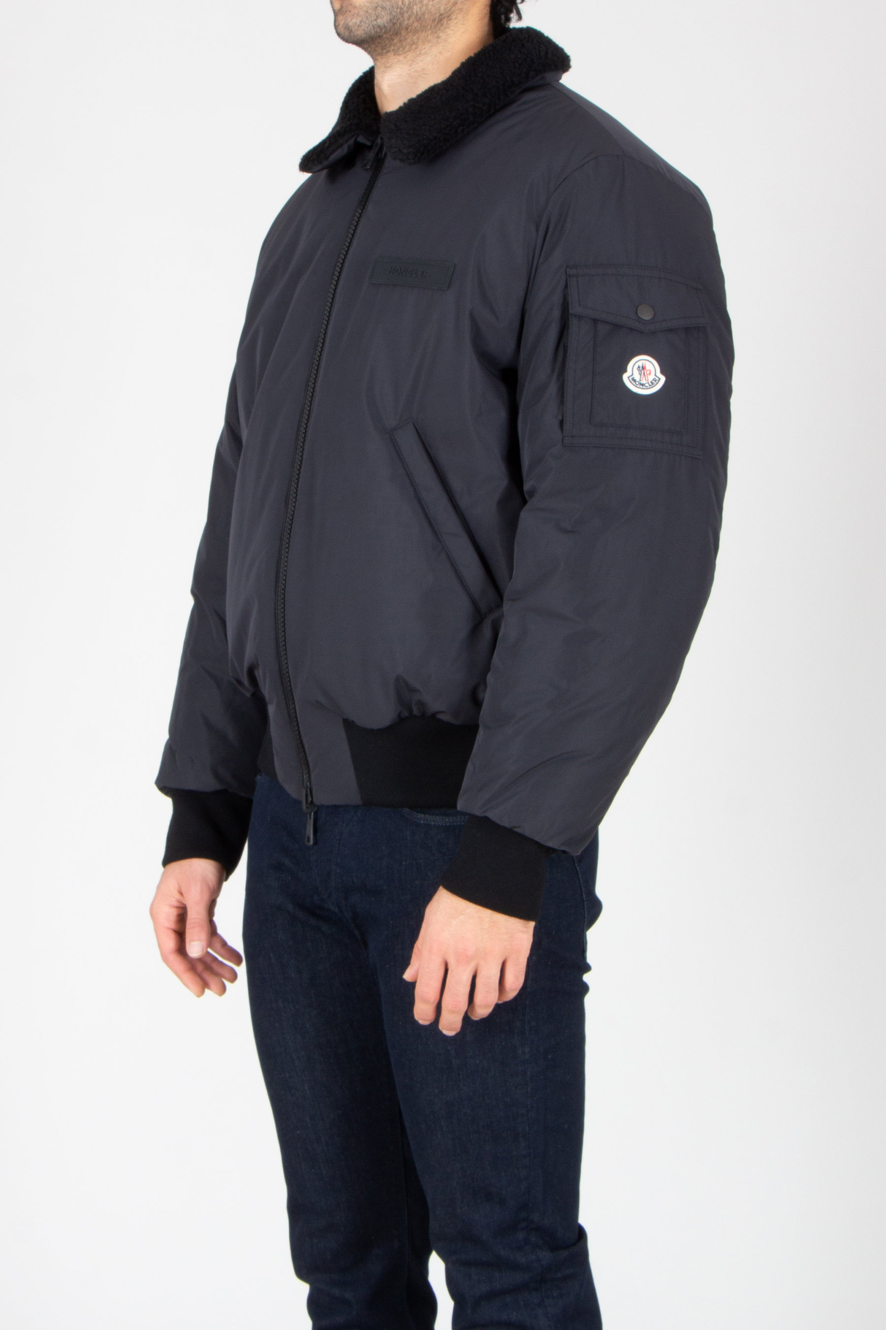 Mantel, Jacke, Jeans, Hosen, Person