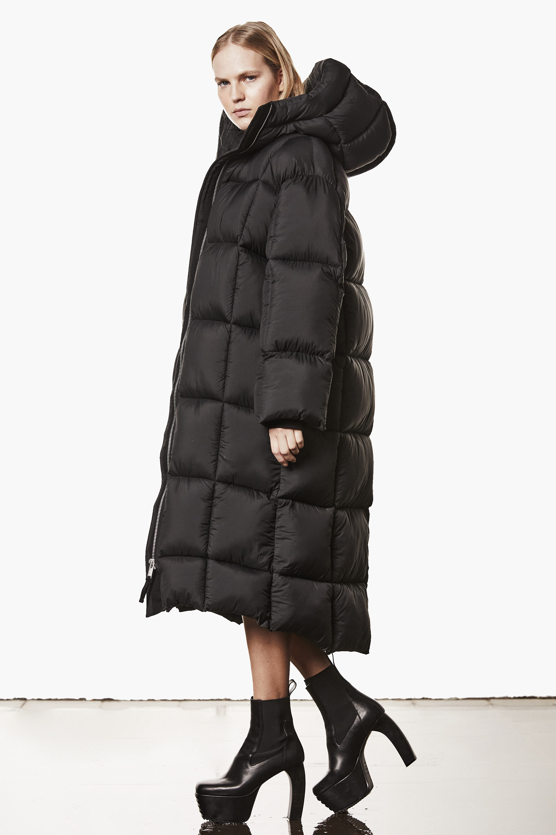 THOM KROM Oversized Fit Quilted Nylon Puffer Coat Mantel, Erwachsener, Weiblich, Person, Frau