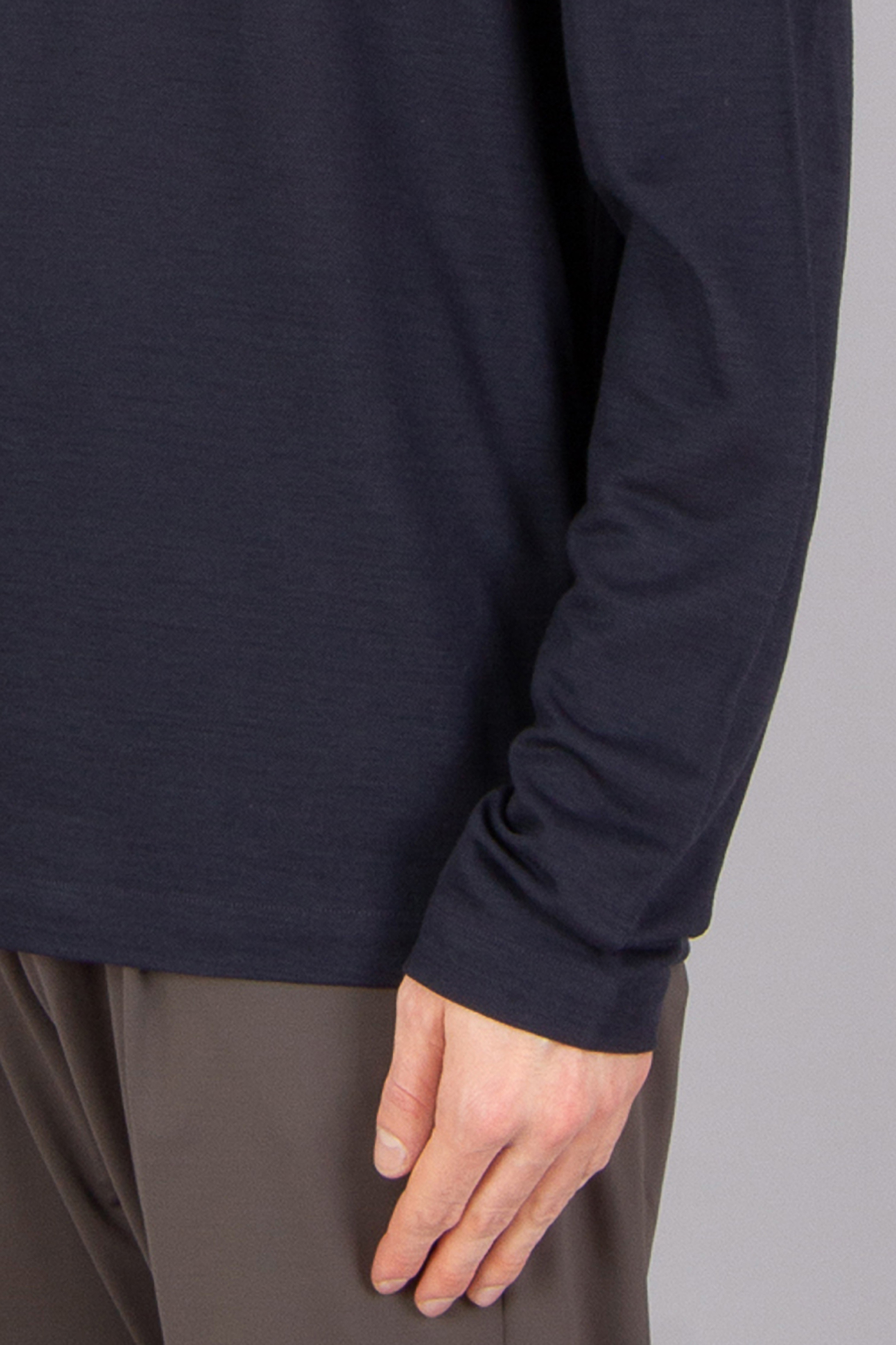 BRIONI Regular Fit Technical Wool Long Sleeve Polo Shirt BRIONI Regular Fit Technical Wool Long Sleeve Polo Shirt