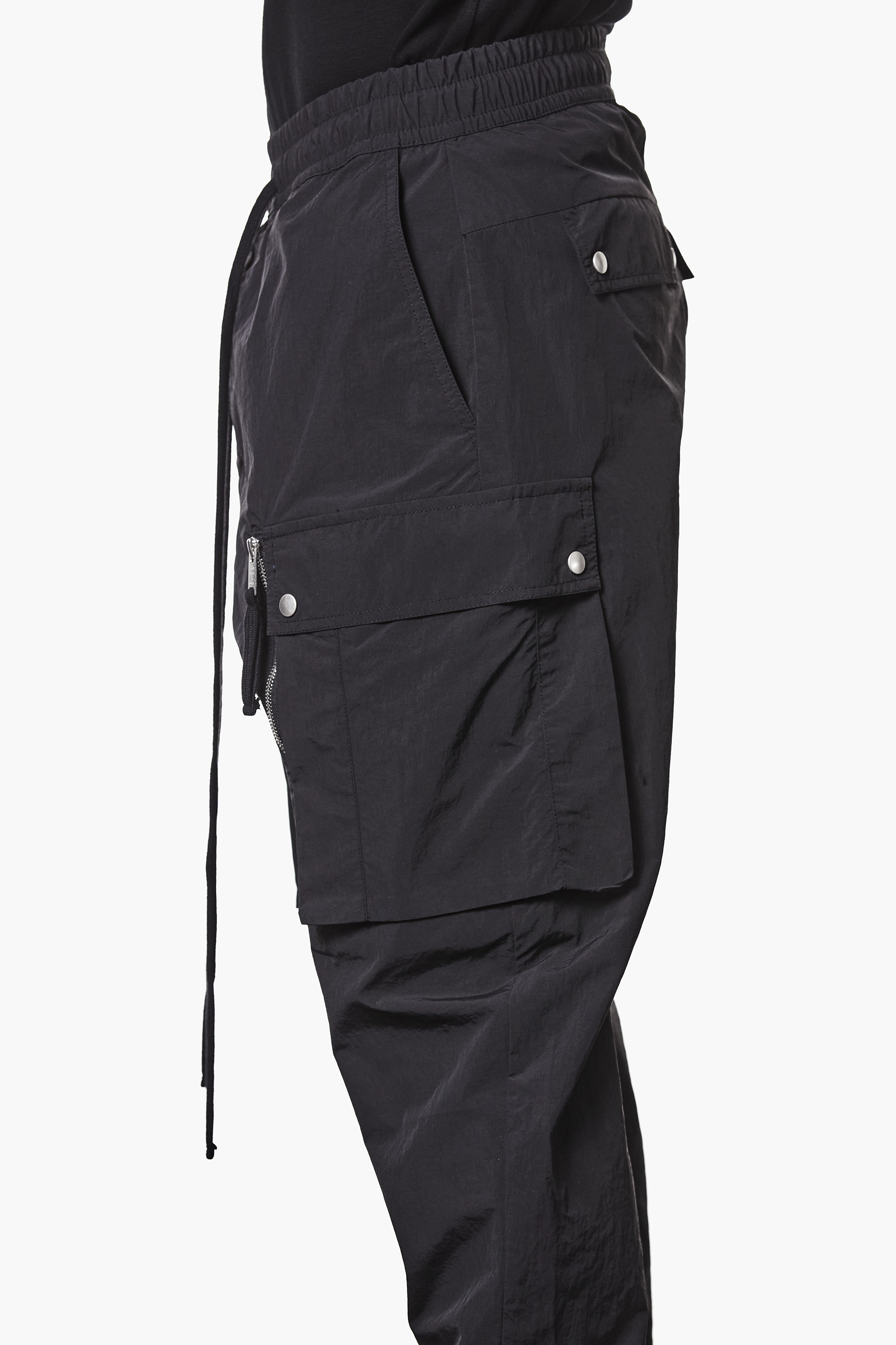 THOM KROM Regular Fit Low Crotch Technical Crashed Nylon Cargo Pants Bekleidung, Hosen, Kurze Hosen, Mantel