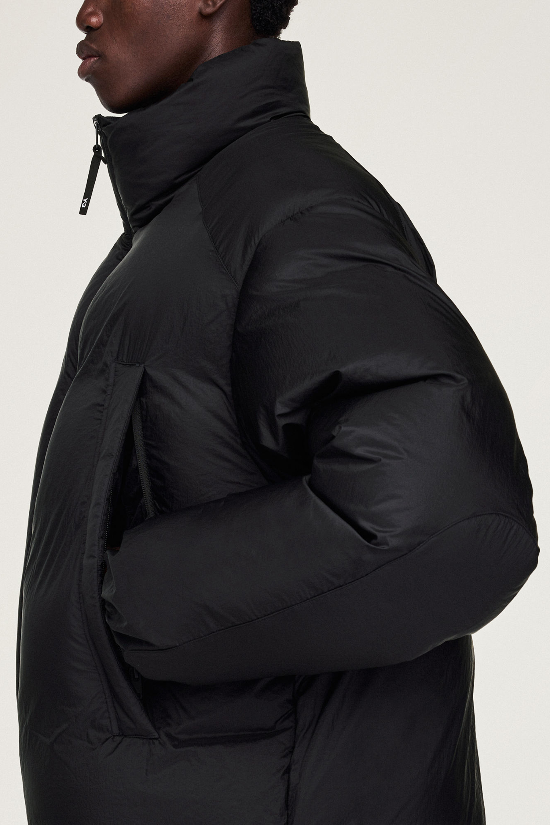 Y-3 Regular Fit Recycled Nylon Down Jacket Bekleidung, Mantel, Jacke, Gesicht, Person