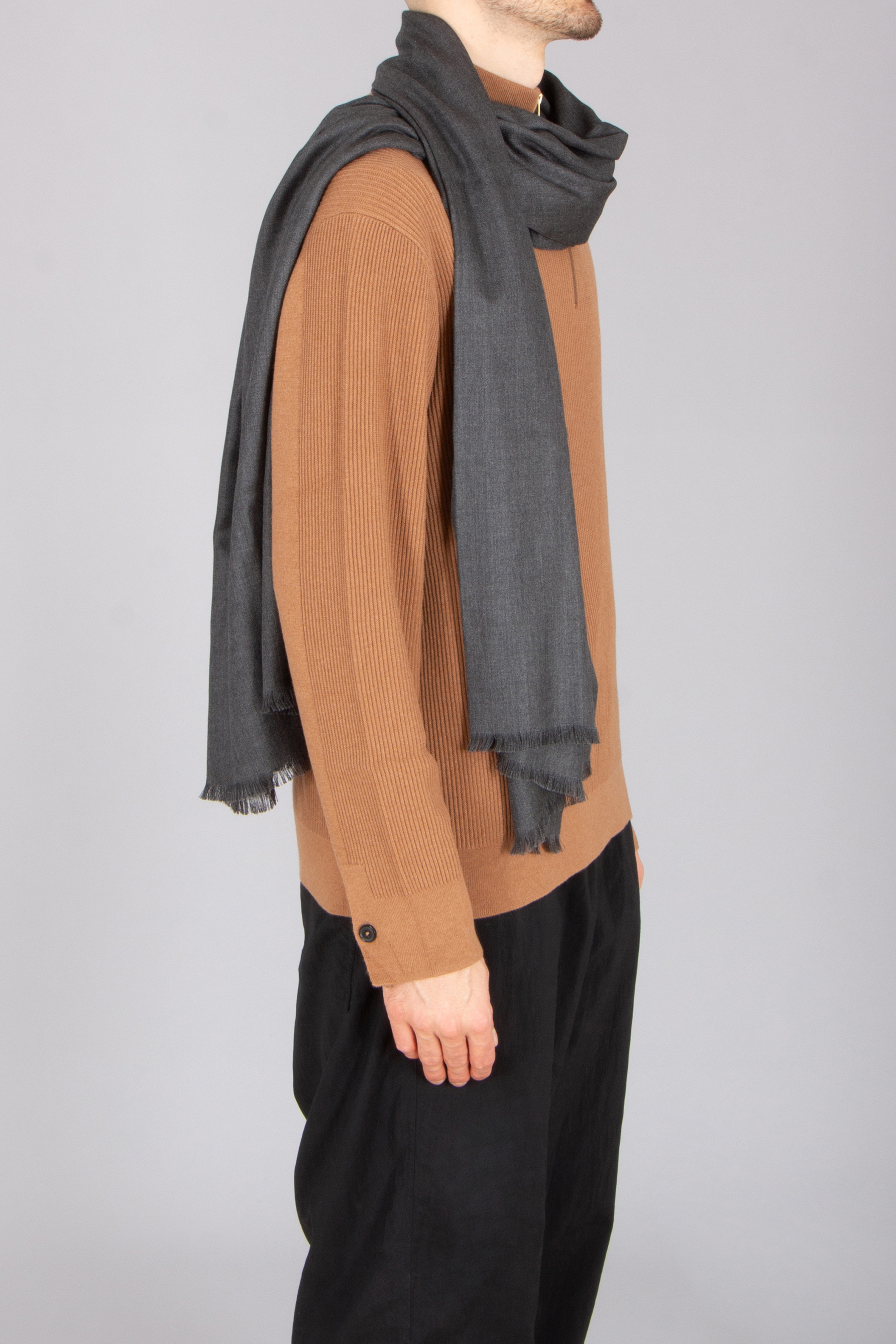 TOM FORD Tonal Herringbone Pattern Cashmere-Silk Blend Scarf Bekleidung, Halstuch, Mantel, Strickwaren, Pullover