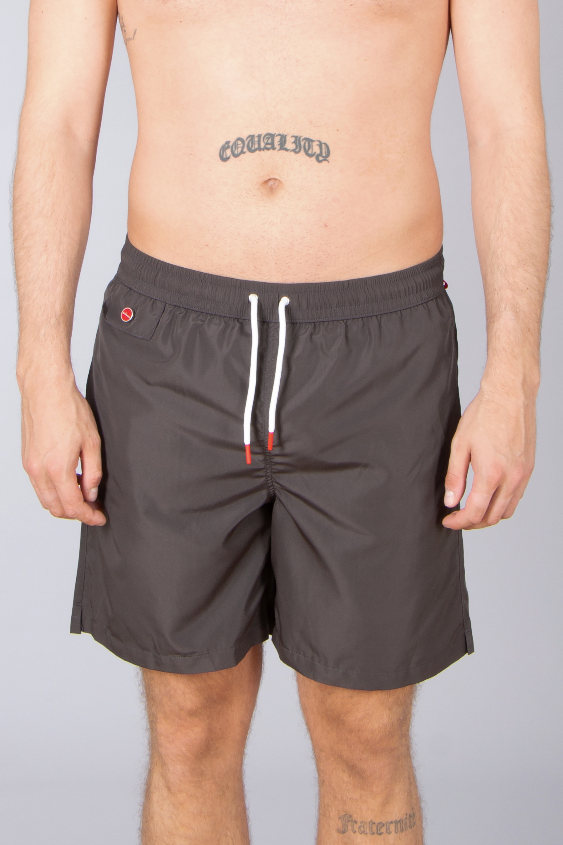 Bekleidung, Kurze Hosen, Haut, Tätowierung, Badehose