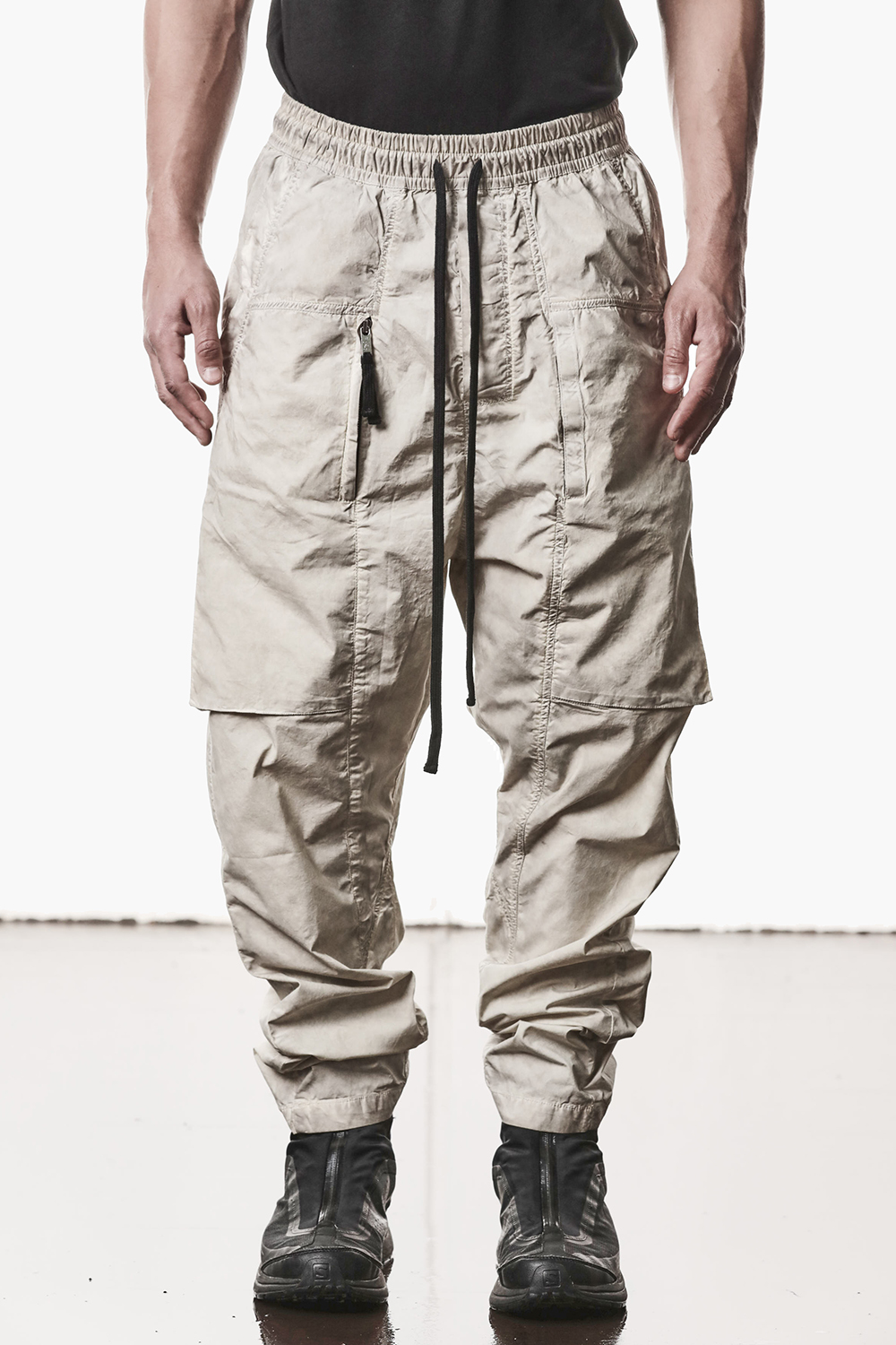 Bekleidung, Hosen, Person, Schuh, Khaki