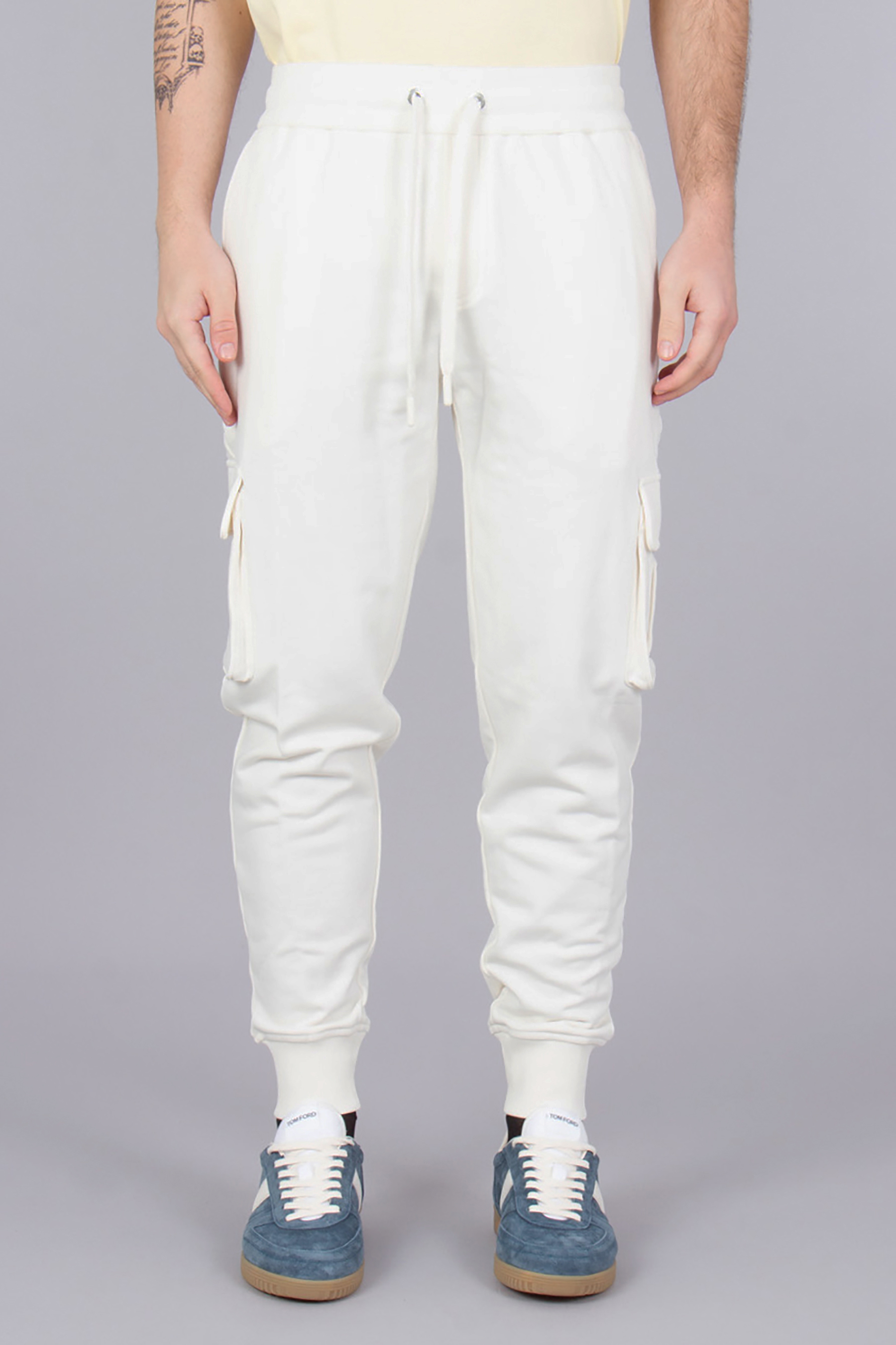 Hosen, Leinen, Schuh, Sneaker, Person