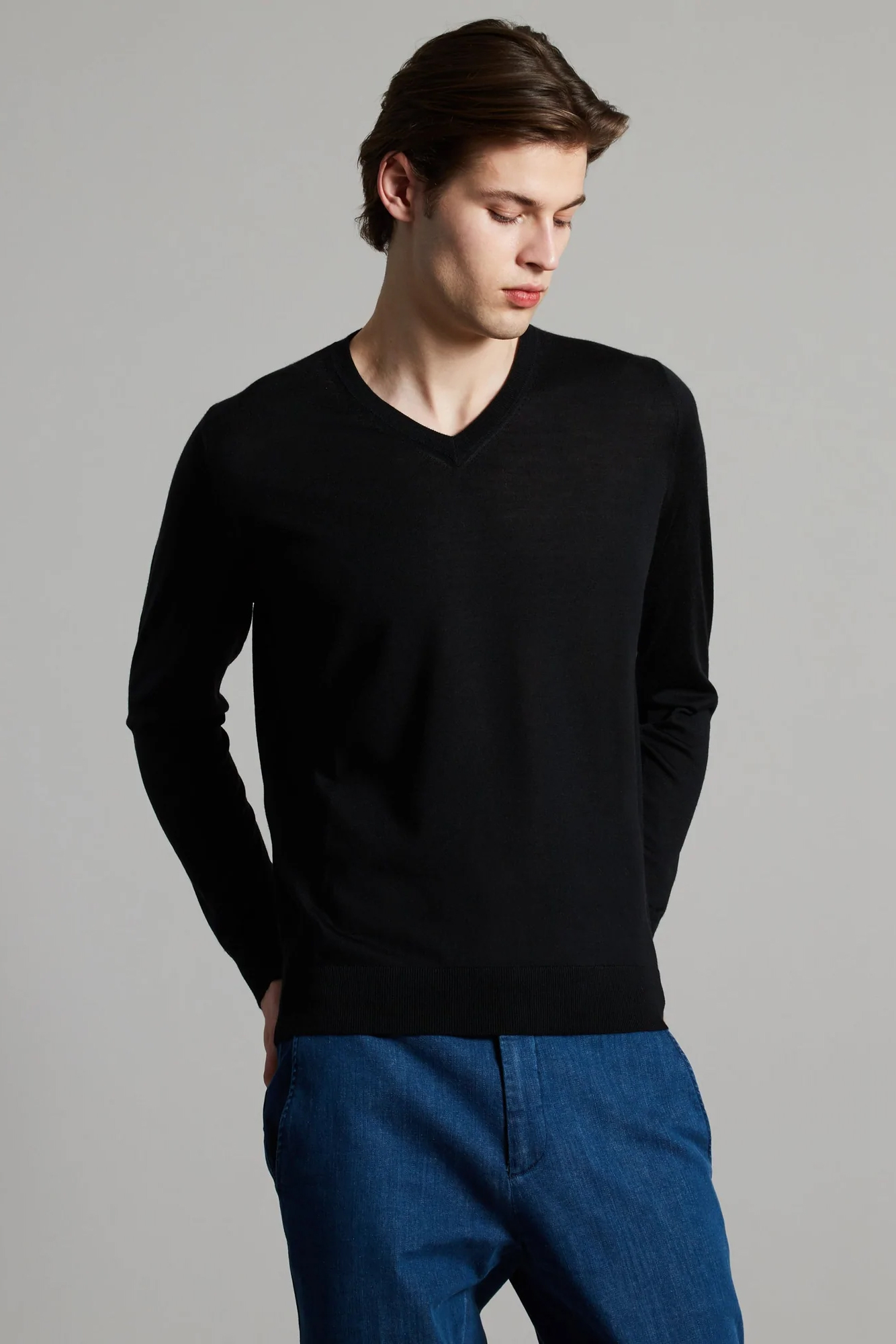 COLOMBO Cashmere V-Neck Sweater COLOMBO Cashmere V-Neck Sweater