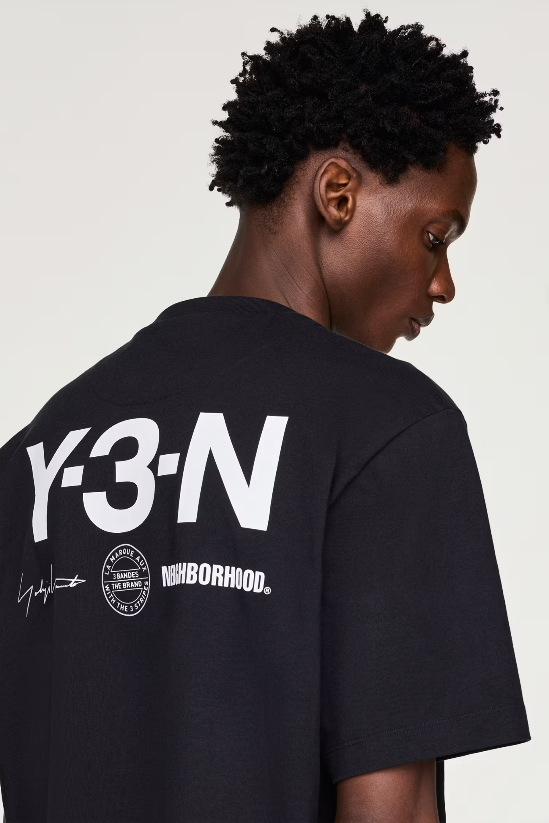 Gesicht, Kopf, Hals, Person, T-shirt