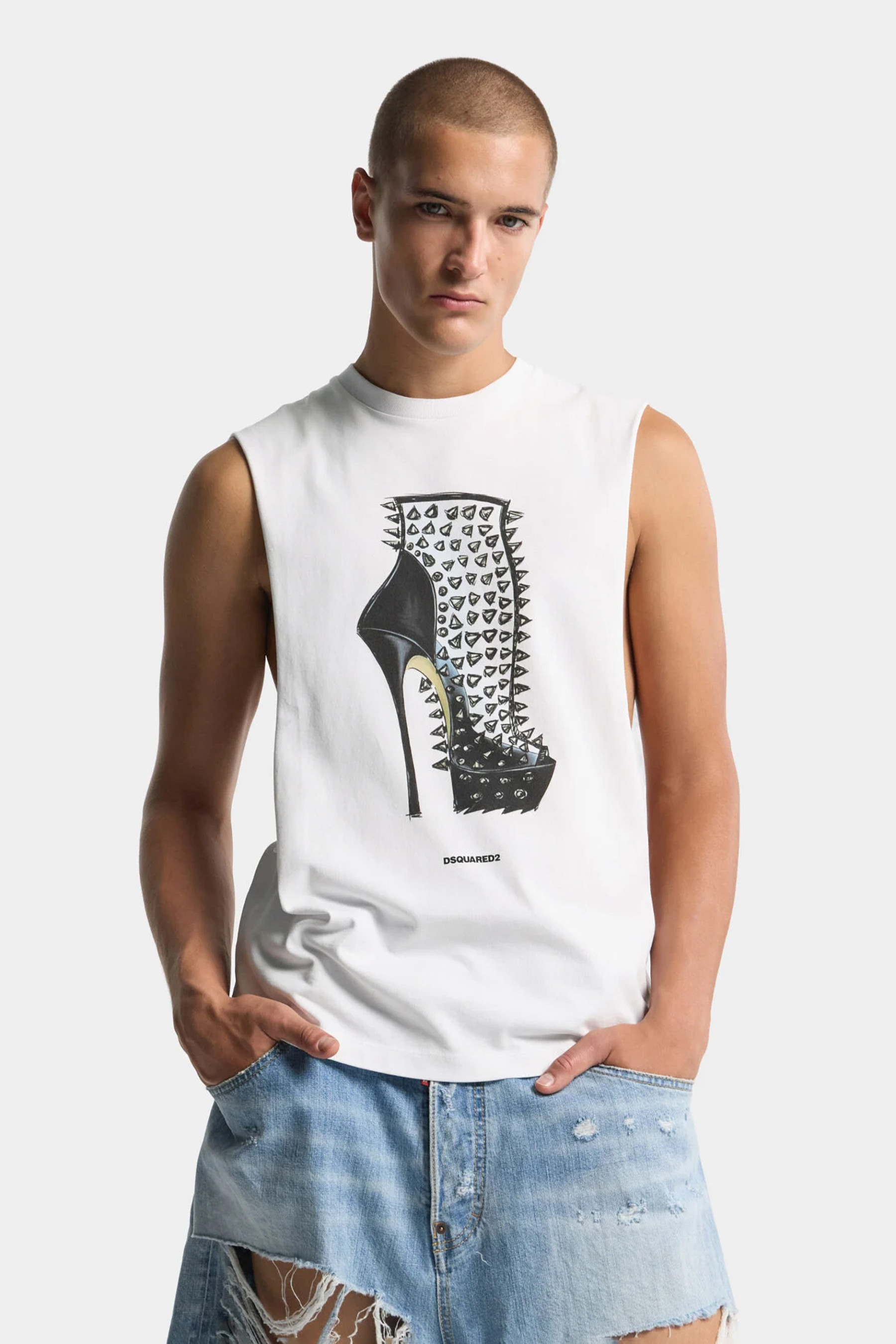 T-shirt, Jeans, Person, Tanktop, Gesicht