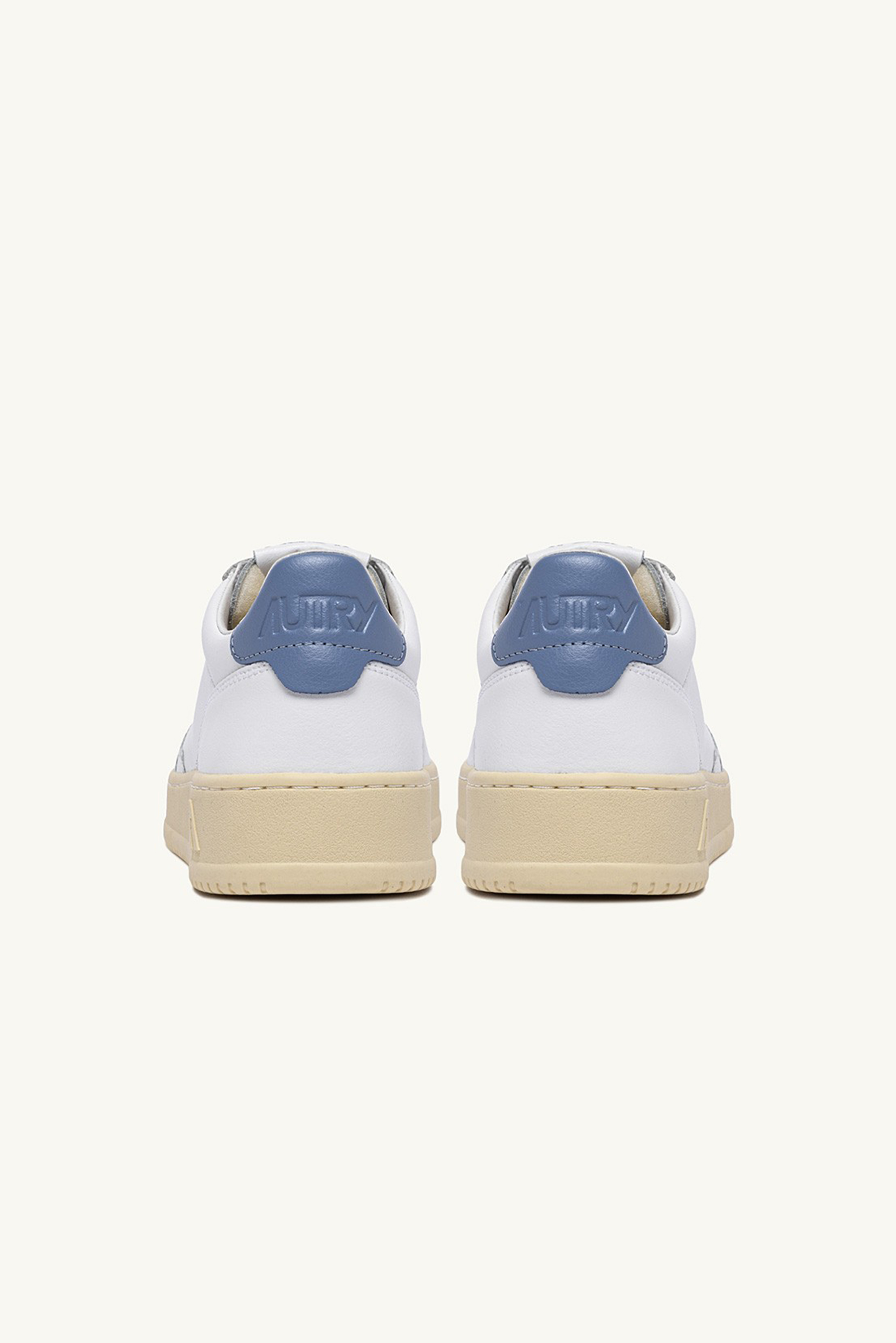 AUTRY Leather Sneakers Medalist Low Bekleidung, Schuhwerk, Schuh, Sneaker