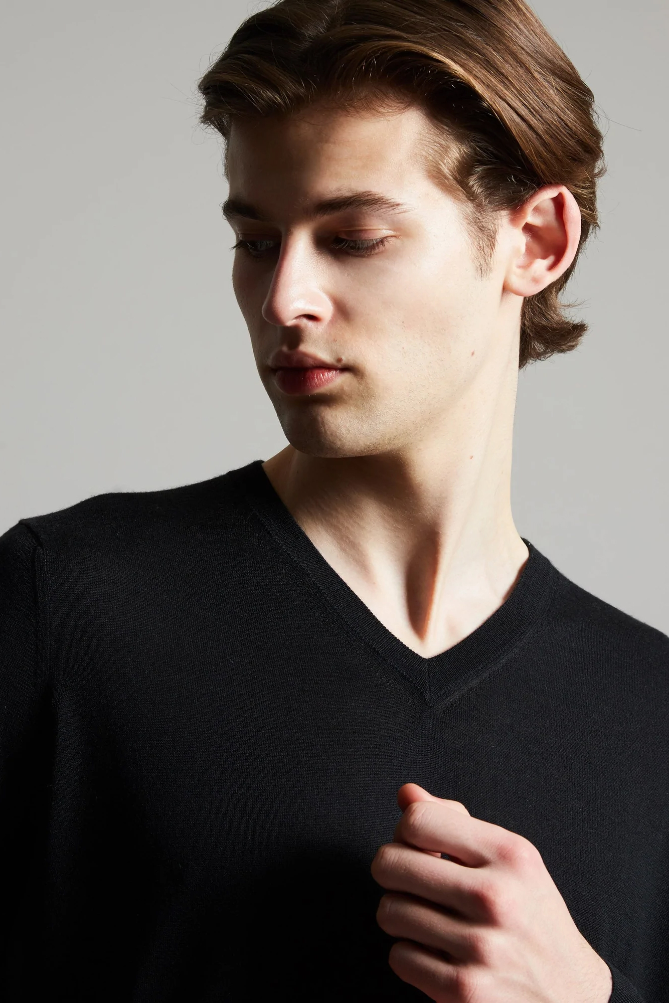 COLOMBO Cashmere V-Neck Sweater COLOMBO Cashmere V-Neck Sweater