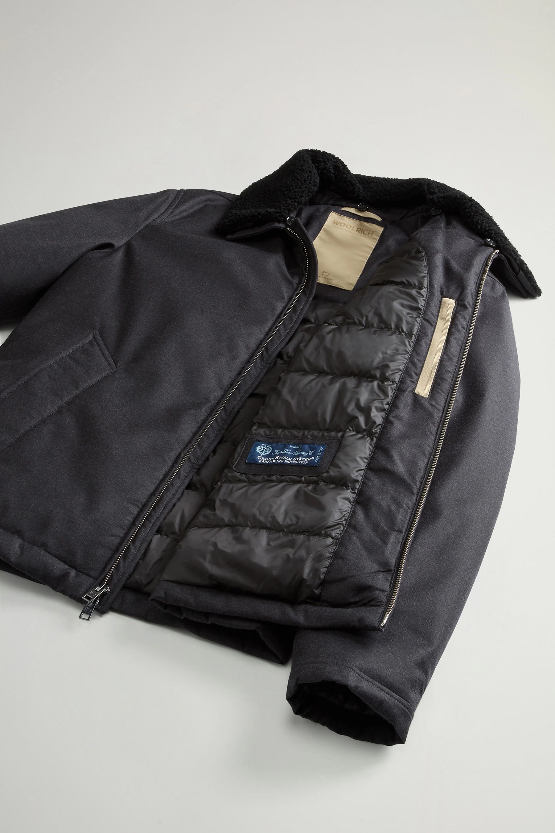 WOOLRICH Regular Fit Green Storm System Virgin Wool-Silk Blend Stag Down Jacket Bekleidung, Mantel, Jacke