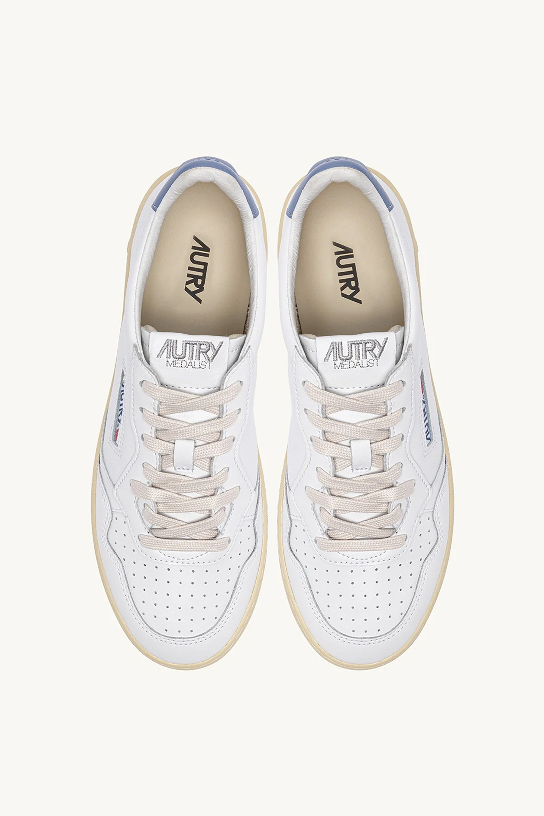 AUTRY Leather Sneakers Medalist Low Bekleidung, Schuhwerk, Schuh, Sneaker