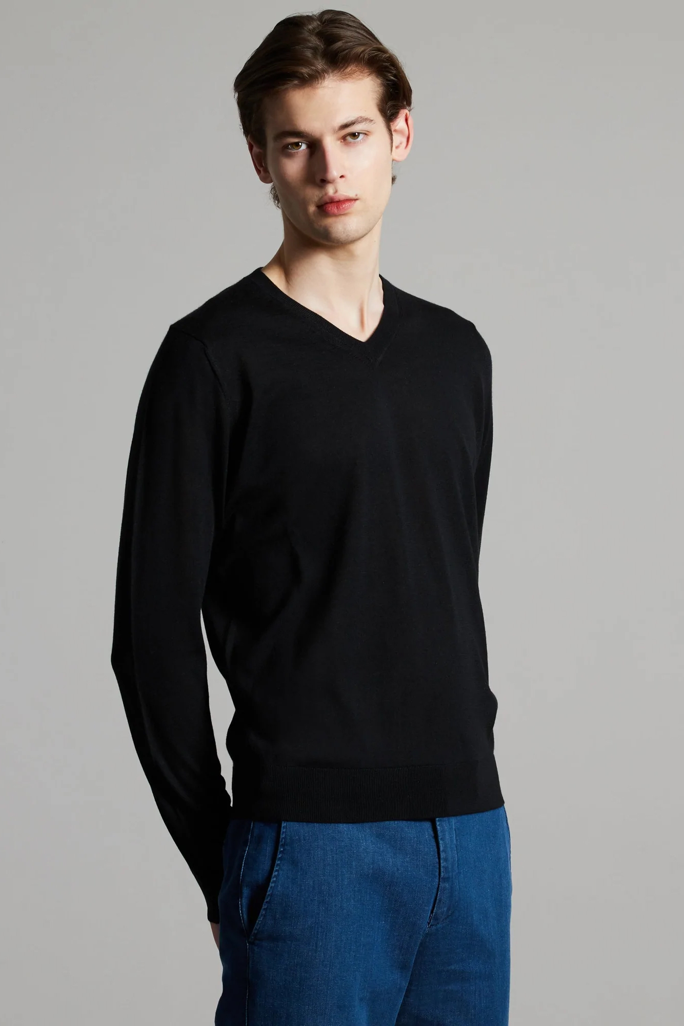 COLOMBO Cashmere V-Neck Sweater COLOMBO Cashmere V-Neck Sweater