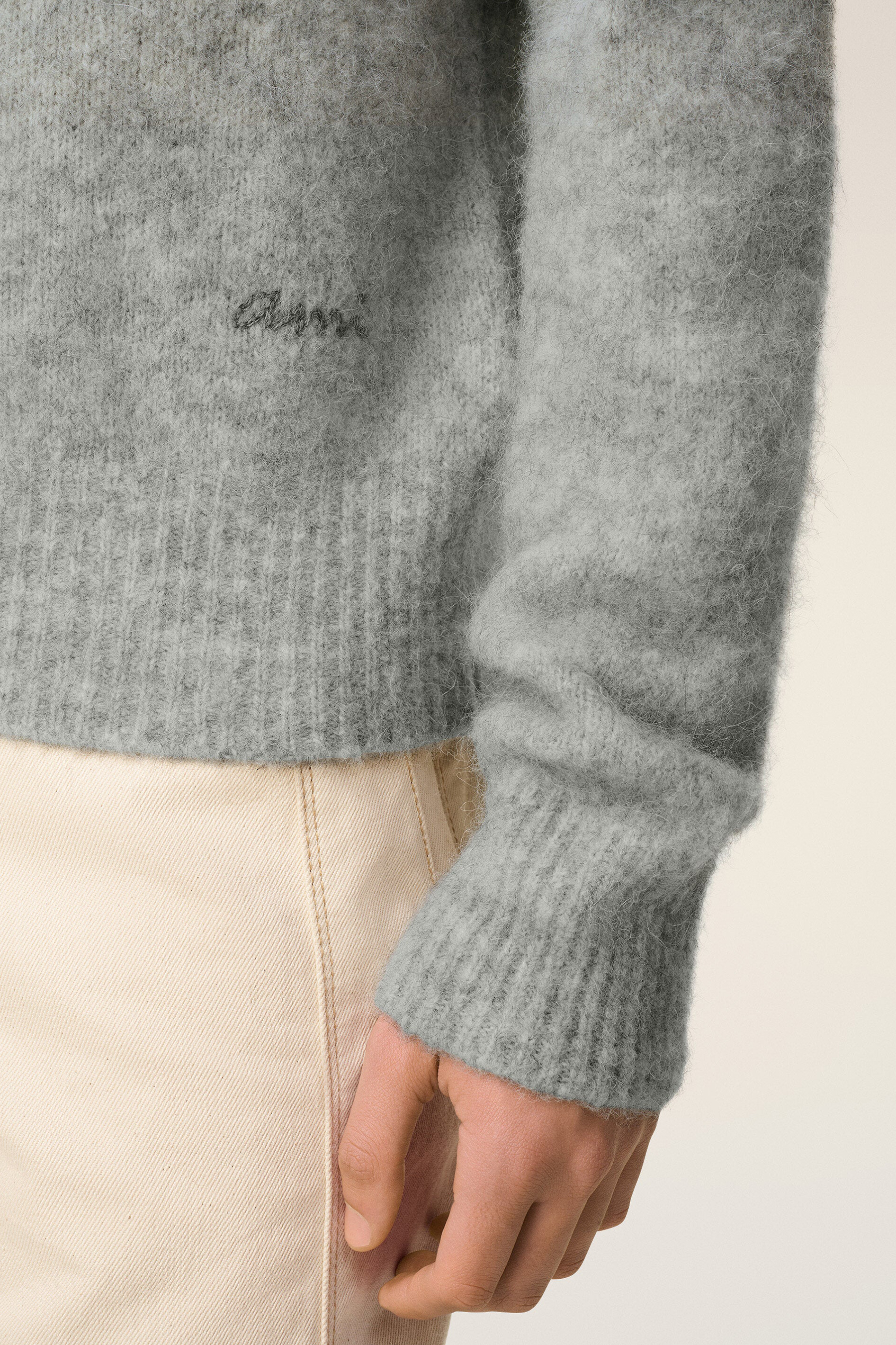 AMI PARIS Relaxed Fit Embroidered Baby Alpaca-Wool Blend Knit Polo Bekleidung, Strickwaren, Pullover, Langarm, Ärmel