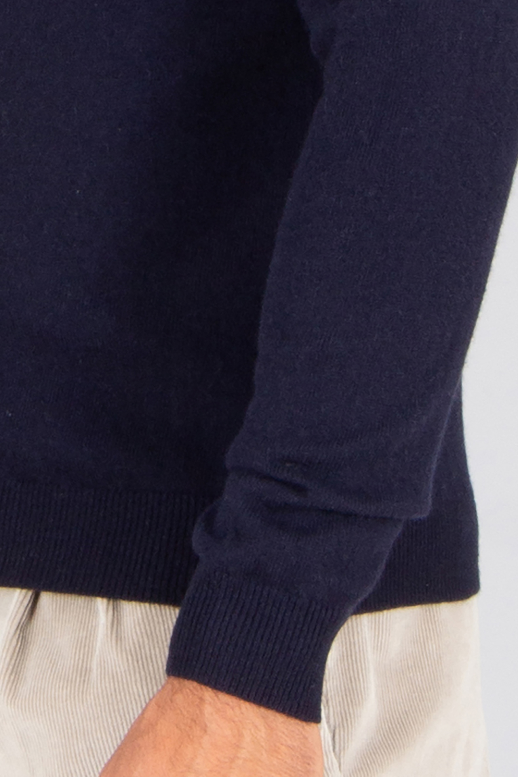 MIENTUS BERLIN Regular Fit Cashmere Cardigan Langarm, Ärmel, Strickwaren, Pullover, Person