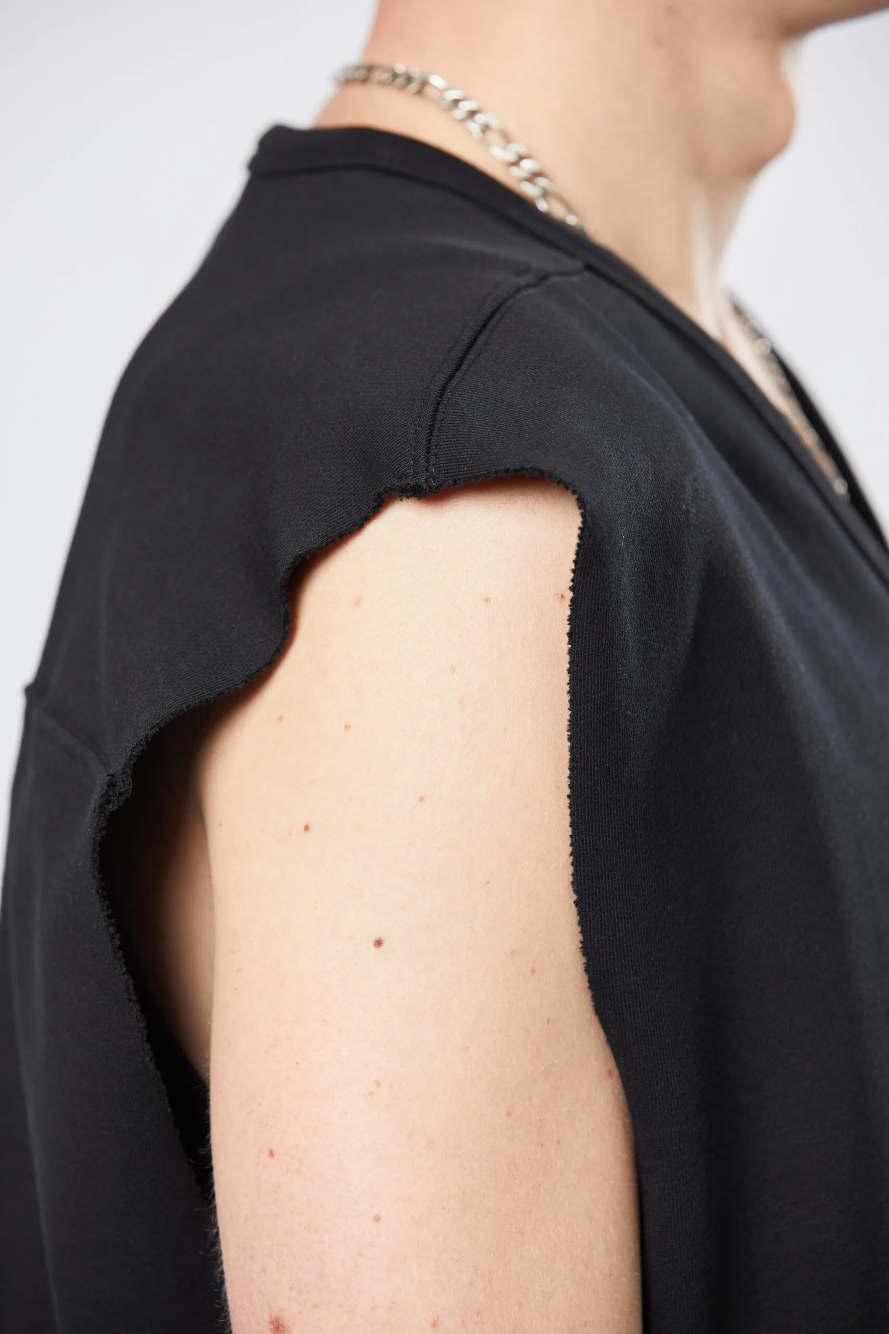 THOM KROM Sleeveless Cotton V-Neck Top THOM KROM Sleeveless Cotton V-Neck Top