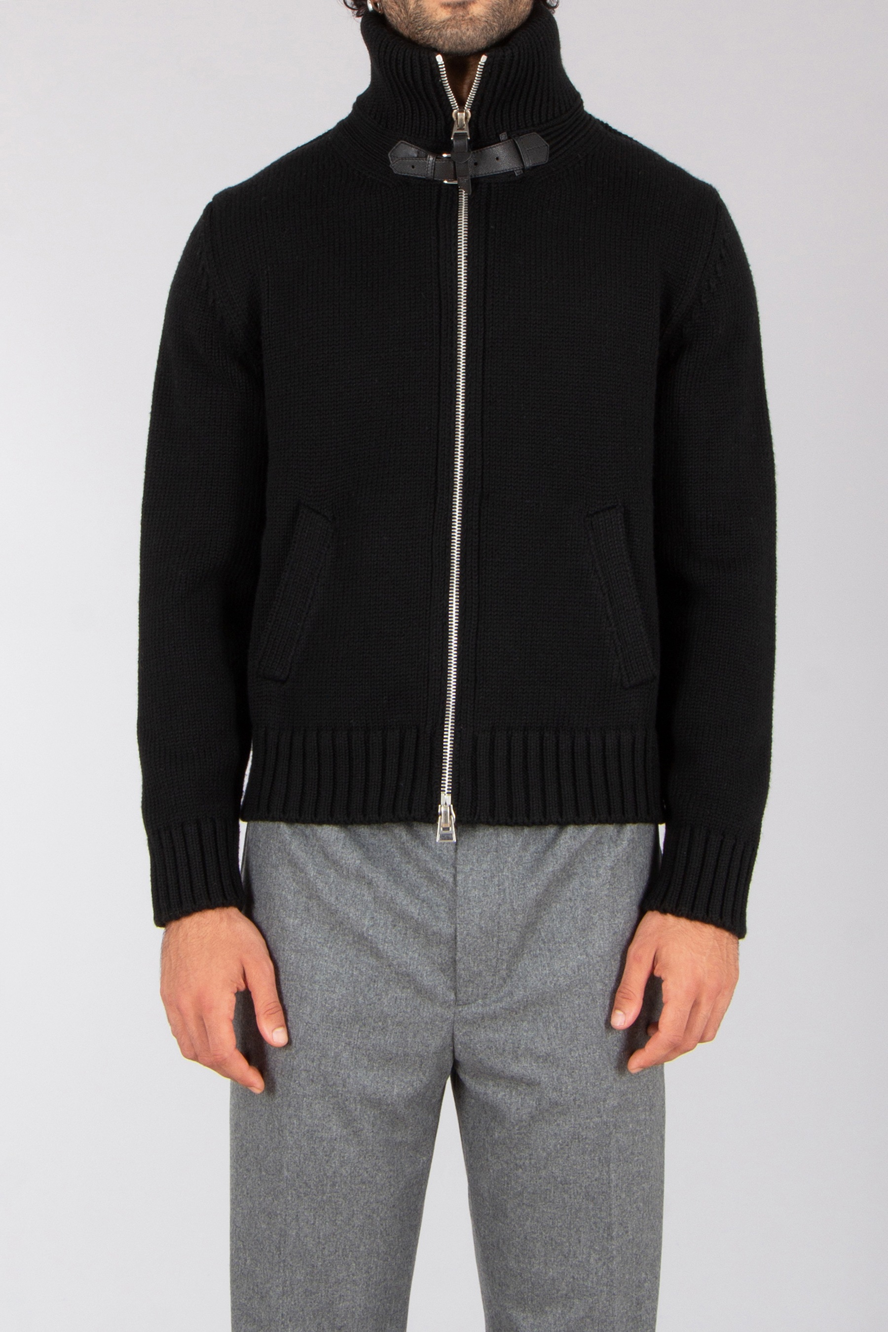 Strickwaren, Pullover, Mantel, Jacke, Sweatshirt