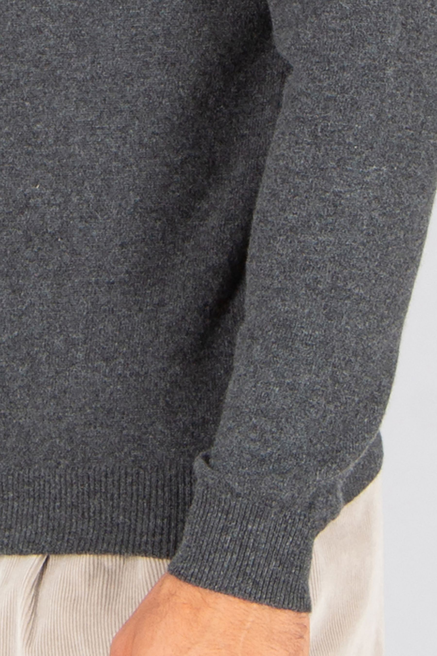 MIENTUS BERLIN Regular Fit Cashmere Crew Neck Sweater Langarm, Ärmel, Strickwaren, Pullover, Jeanshose