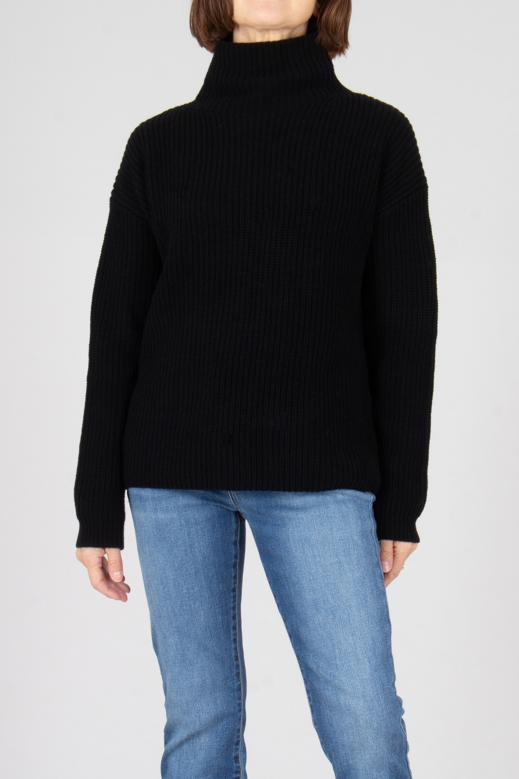 Strickwaren, Pullover, Jeanshose, Hosen, Person