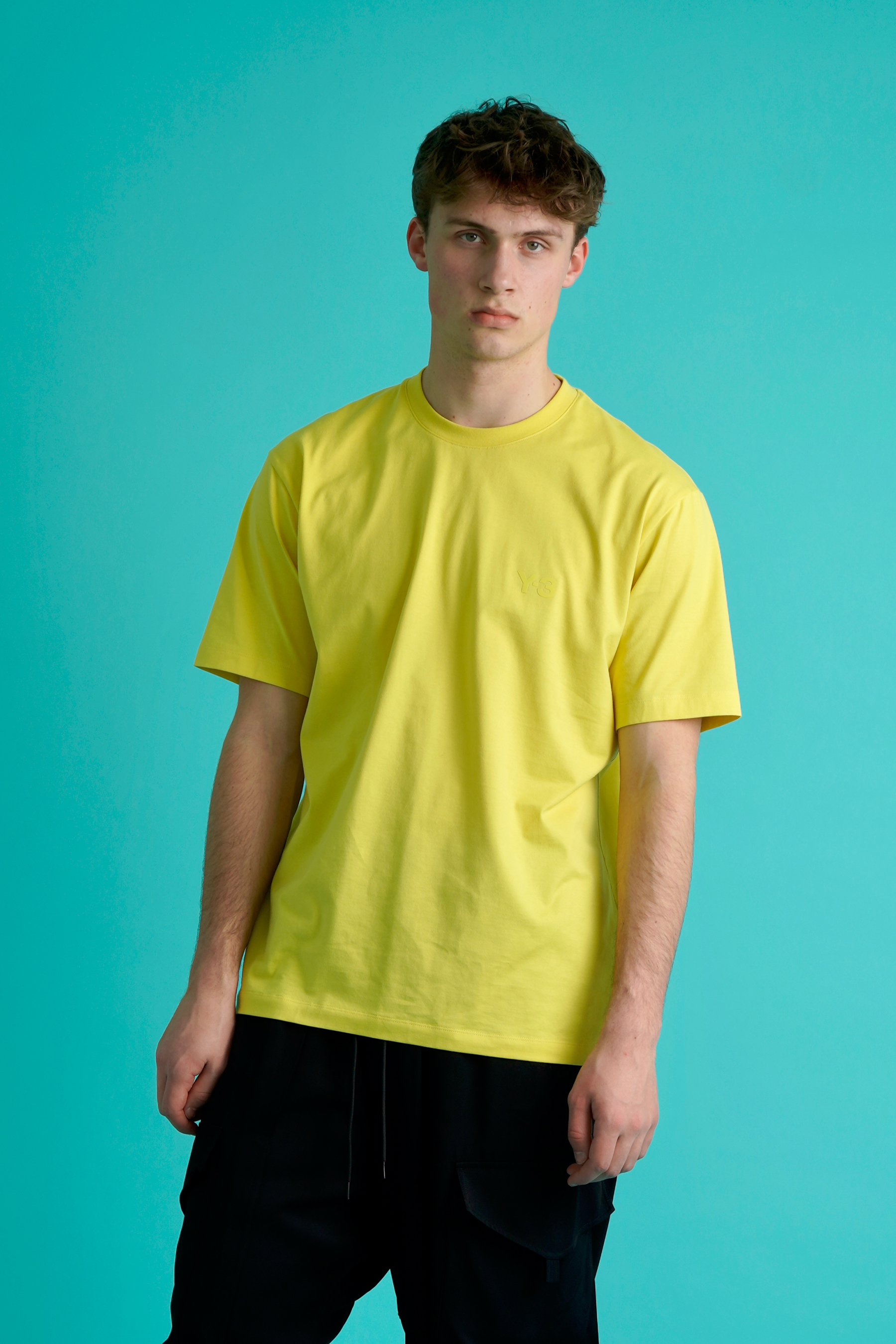 Bekleidung, T-shirt, Person, Ärmel