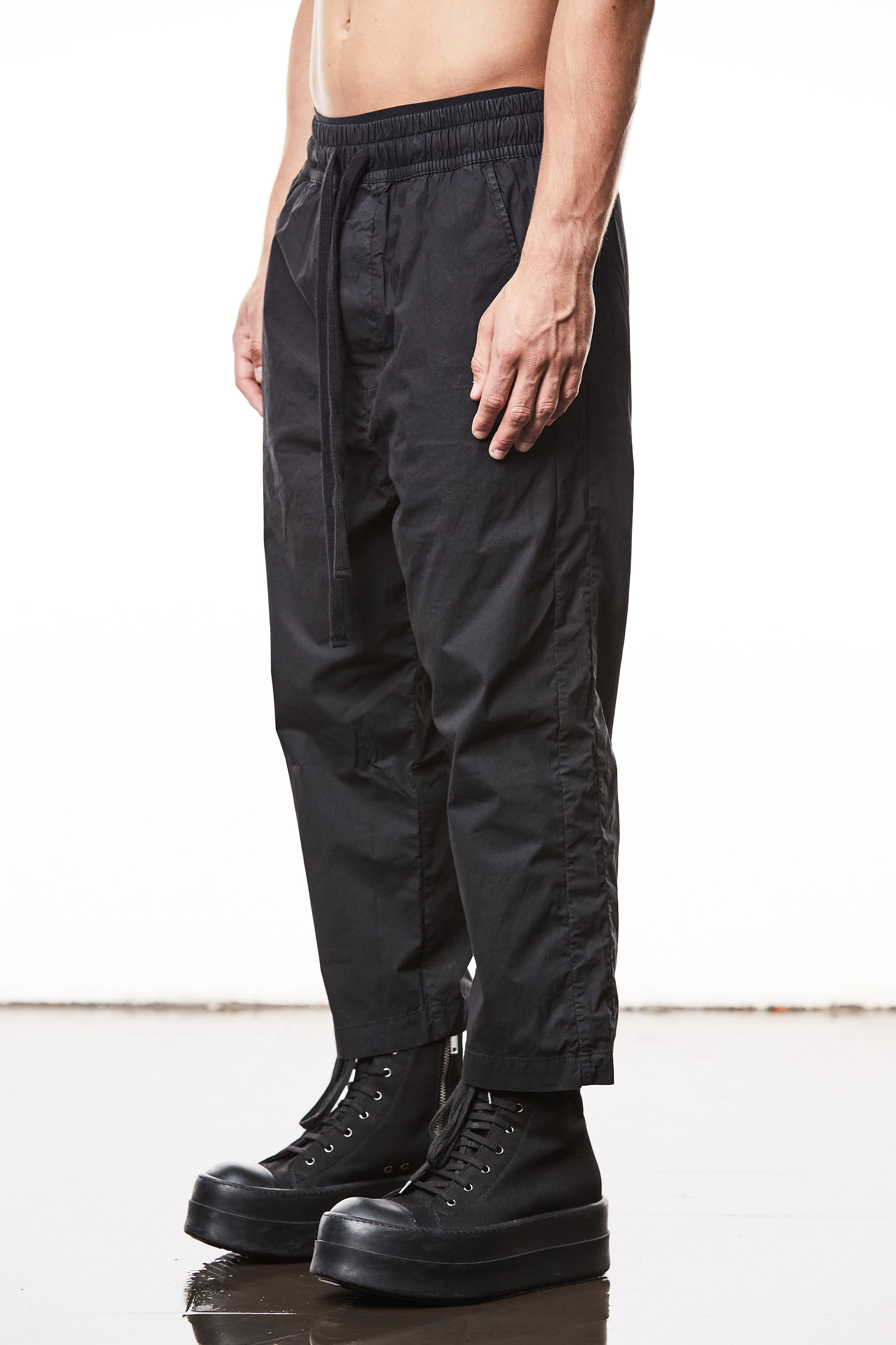 THOM KROM Cropped Leg Washed Crashed Cotton Stretch Pants THOM KROM Cropped Leg Washed Crashed Cotton Stretch Pants