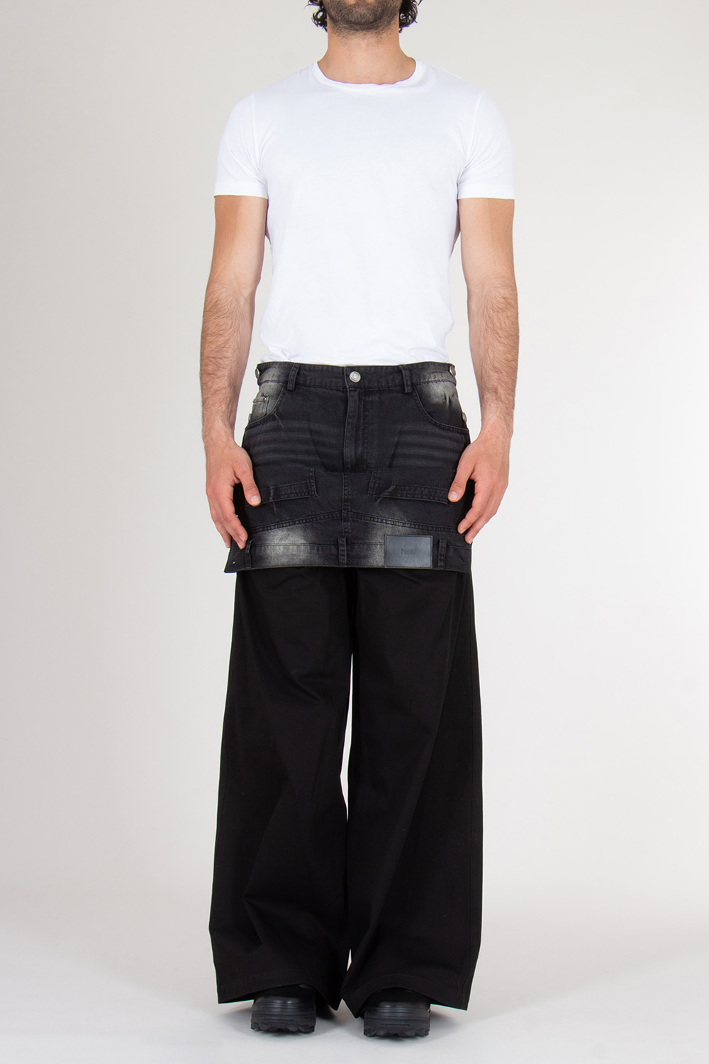 JUNN.J Loose Fit Cotton Twill And Denim Bib Trousers
