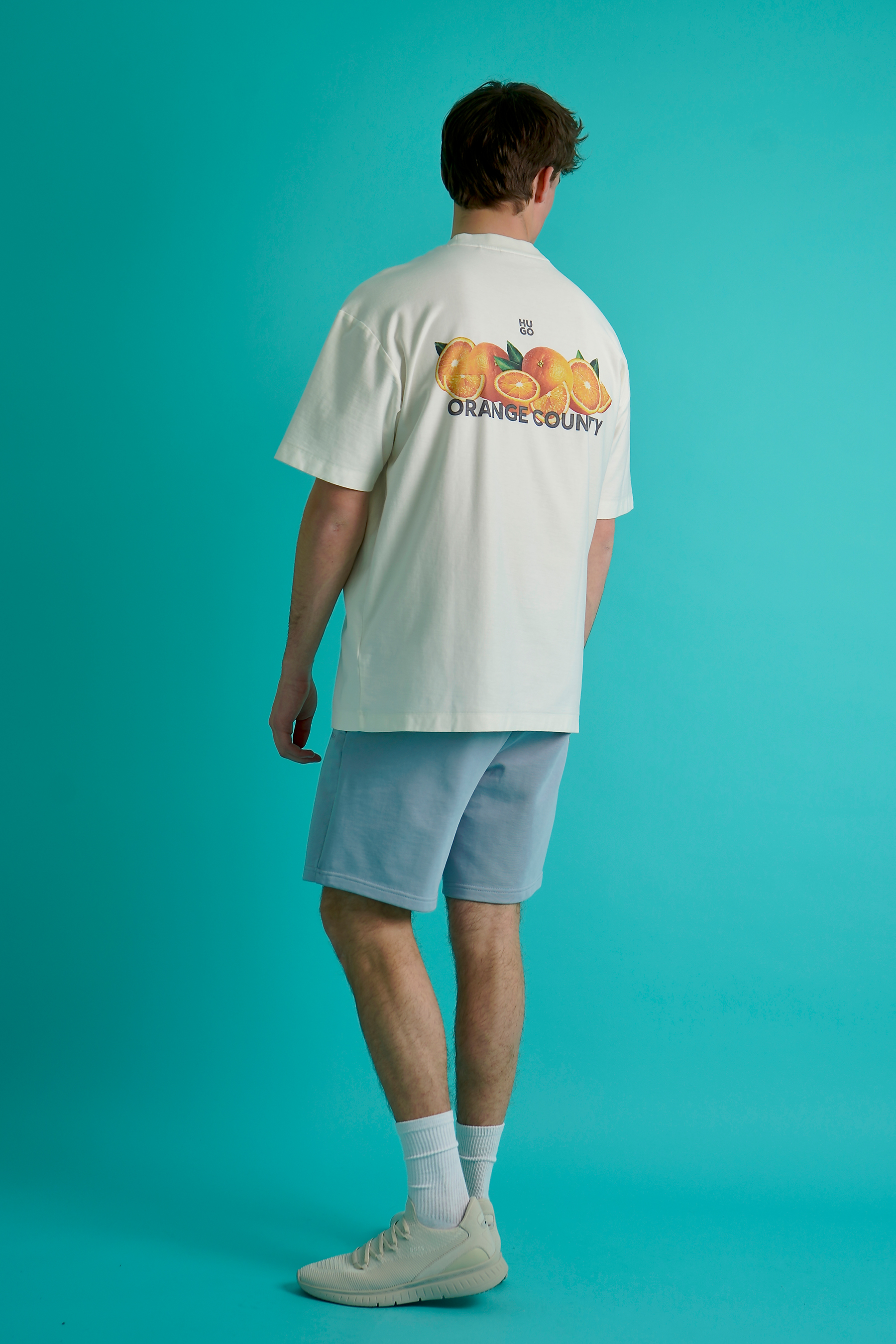 T-shirt, Kurze Hosen, Person, Stehend, Strandmode