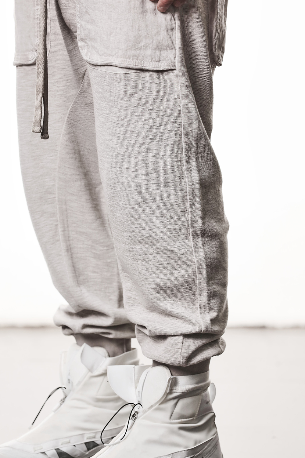 Schuhwerk, Schuh, Sneaker, Hosen, Jeans