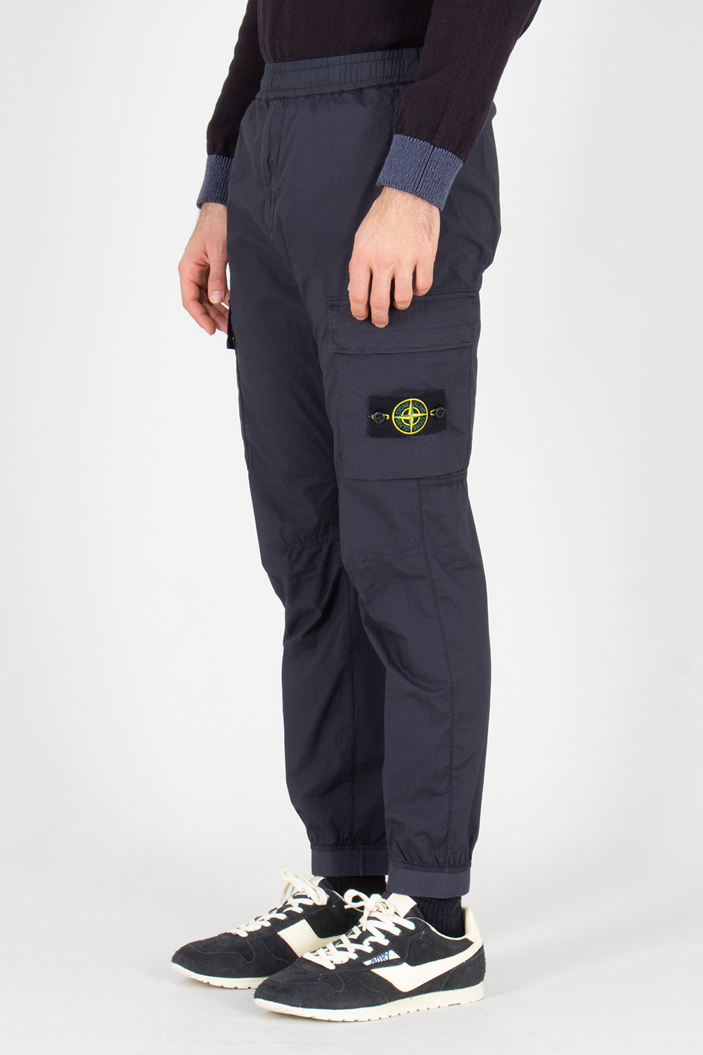 Bekleidung, Hosen, Schuh, Sneaker, Person