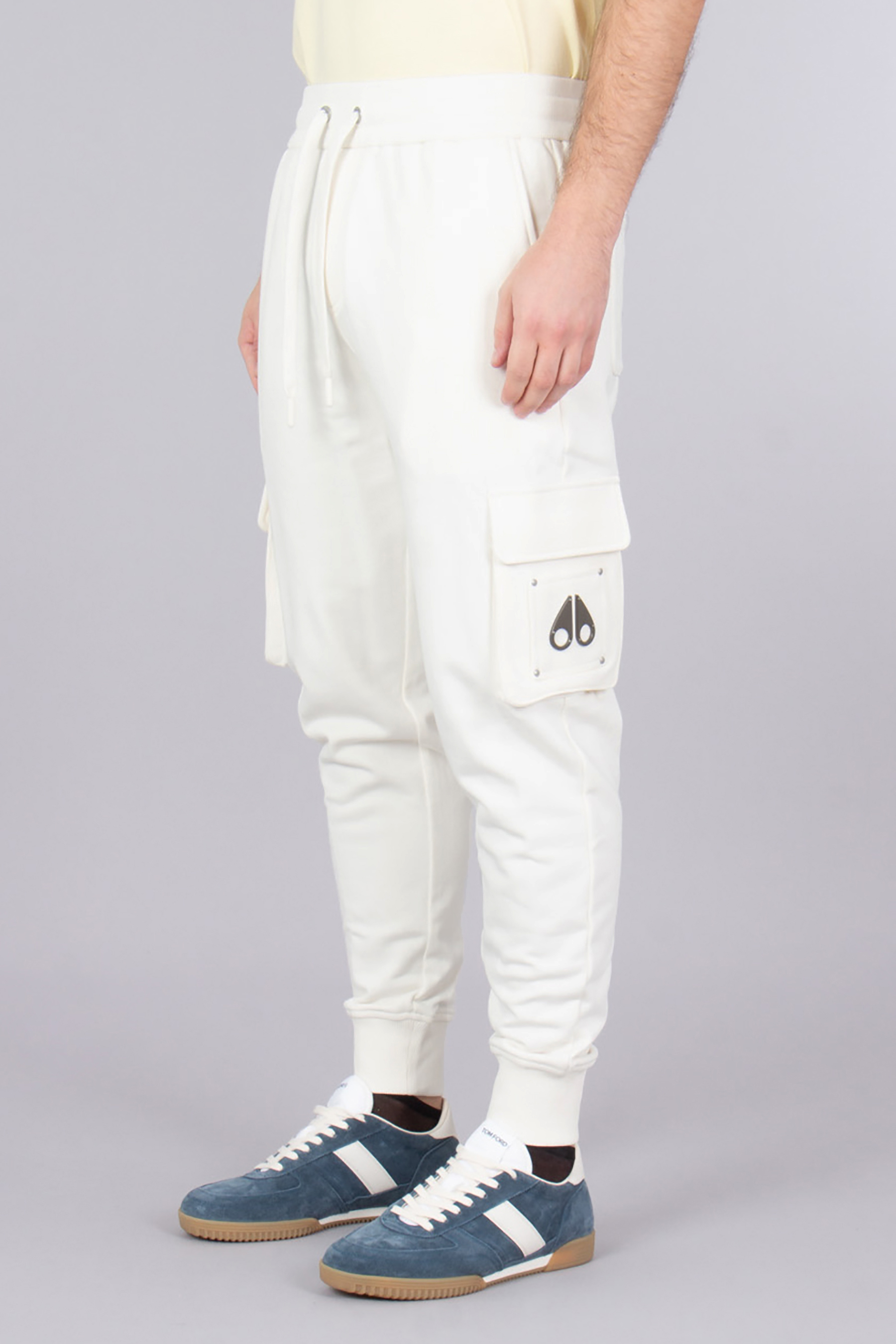 MOOSE KNUCKLES Regular Fit Cotton French Terry Sweatpants Hartsfield Cargo Jogger Schuhwerk, Schuh, Sneaker, Hosen, Person